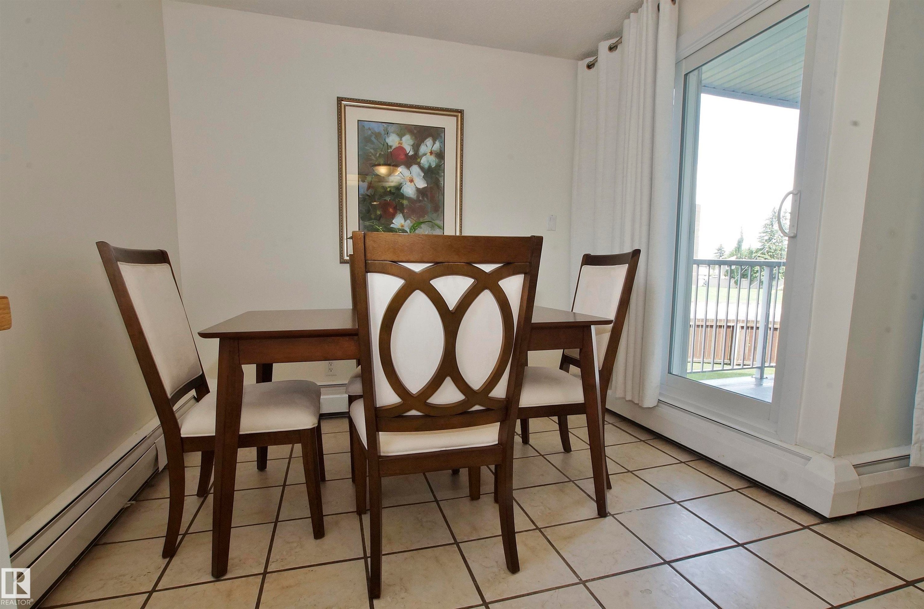 #235 4404 122 St Nw, Edmonton, AB - Indoor Photo Showing Dining Room