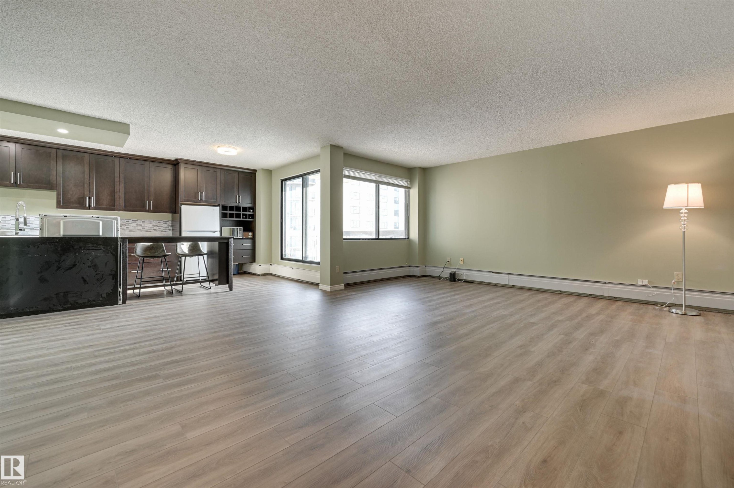 #1003 10155 114 St Nw, Edmonton, AB - Indoor