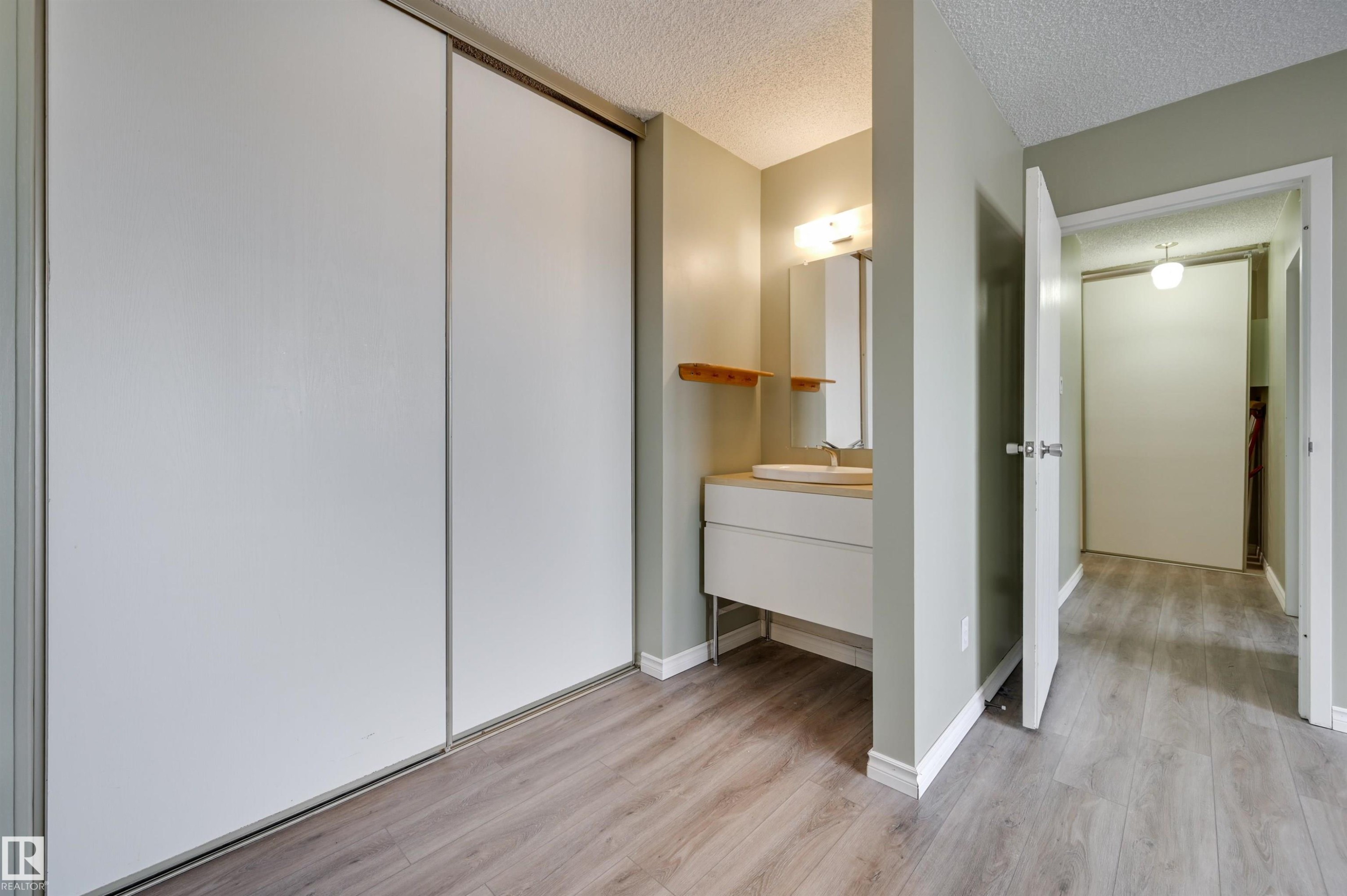 #1003 10155 114 St Nw, Edmonton, AB - Indoor Photo Showing Other Room