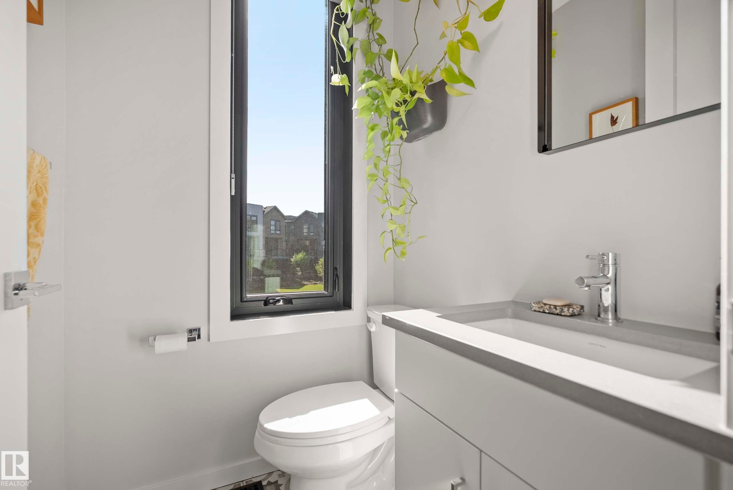#16 1304 Rutherford Rd Sw, Edmonton, AB - Indoor Photo Showing Bathroom
