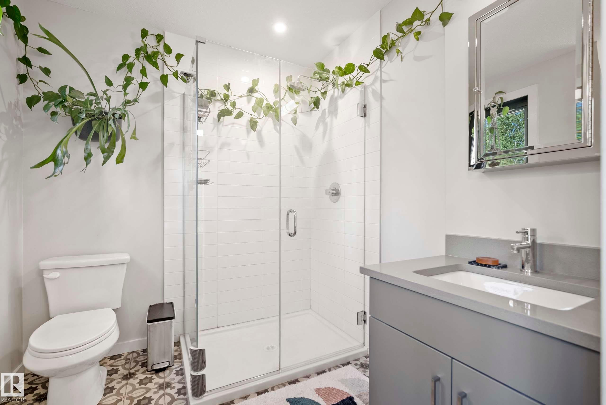 #16 1304 Rutherford Rd Sw, Edmonton, AB - Indoor Photo Showing Bathroom