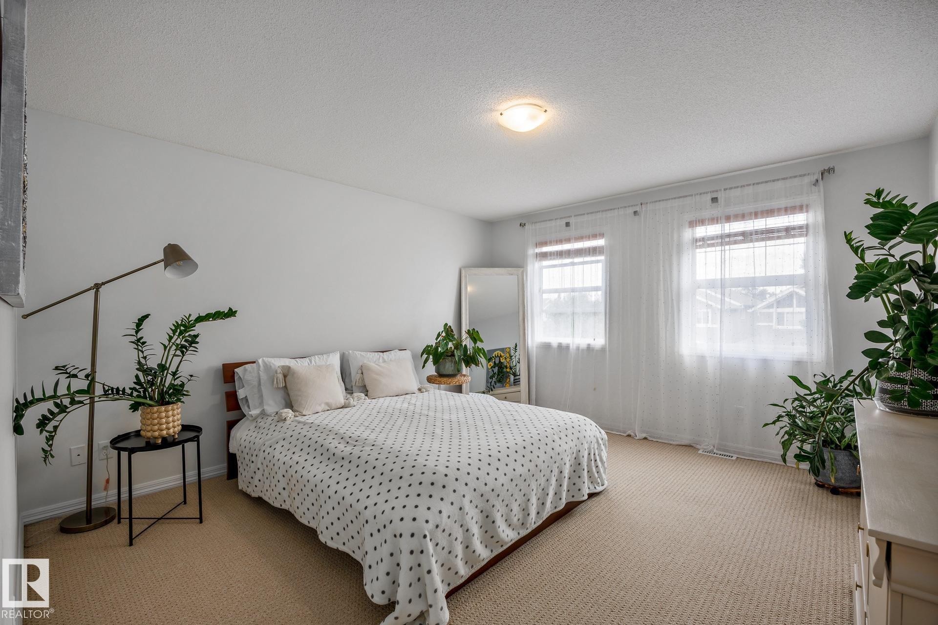 4912 213 Street, Edmonton, AB