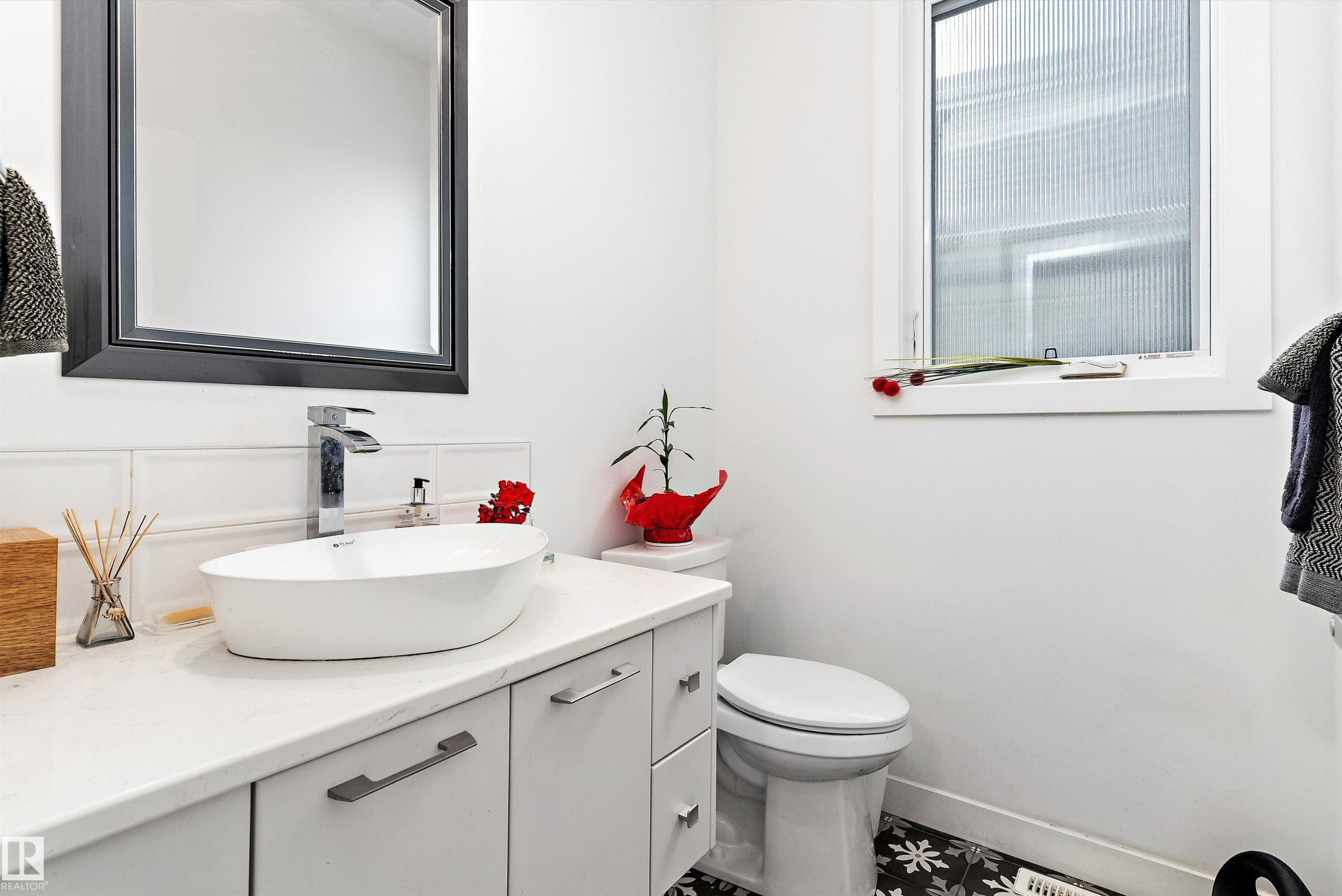 1756 Tanager Close, Edmonton, AB