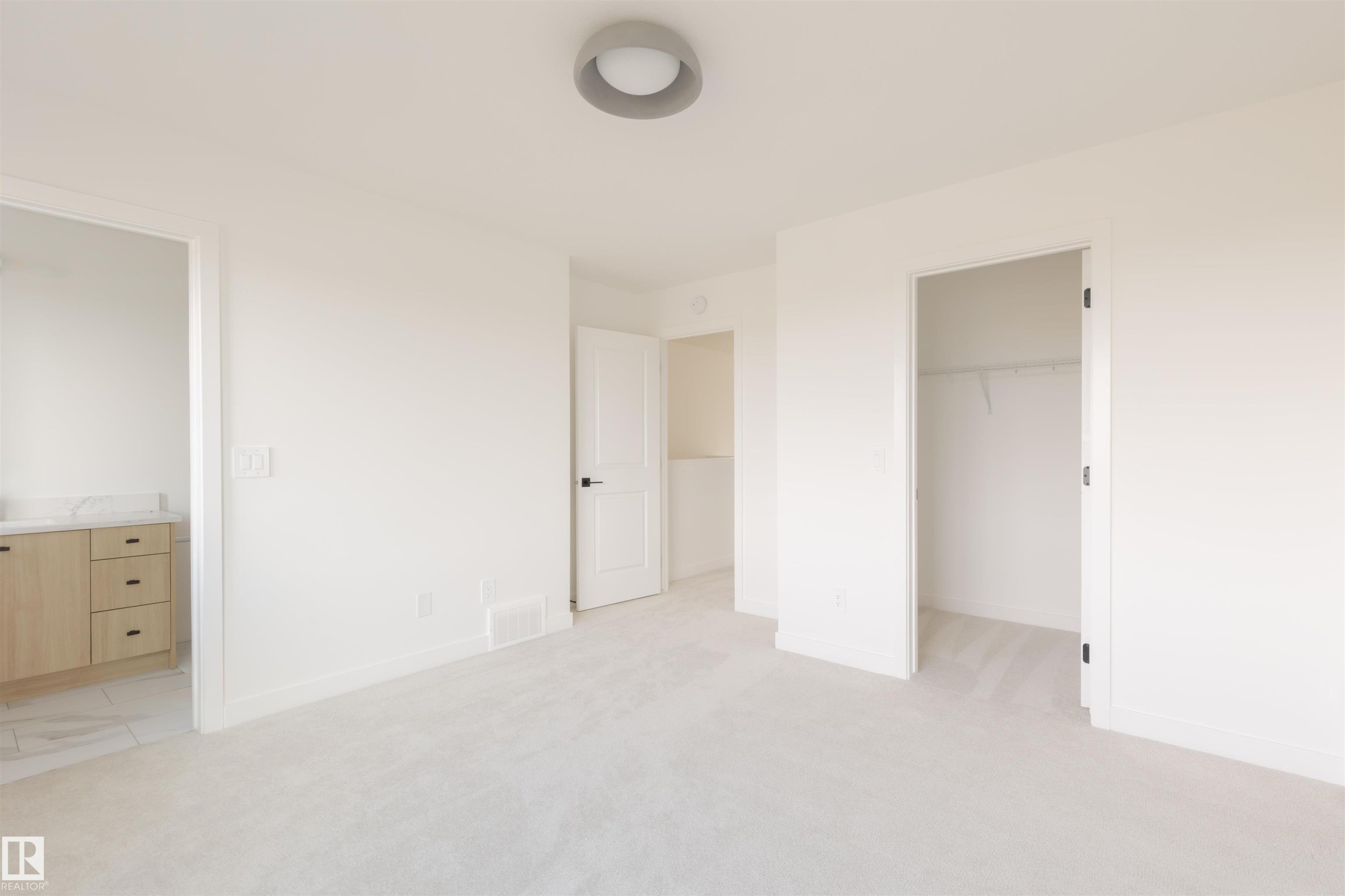 2630 62 Street, Edmonton, AB - Indoor