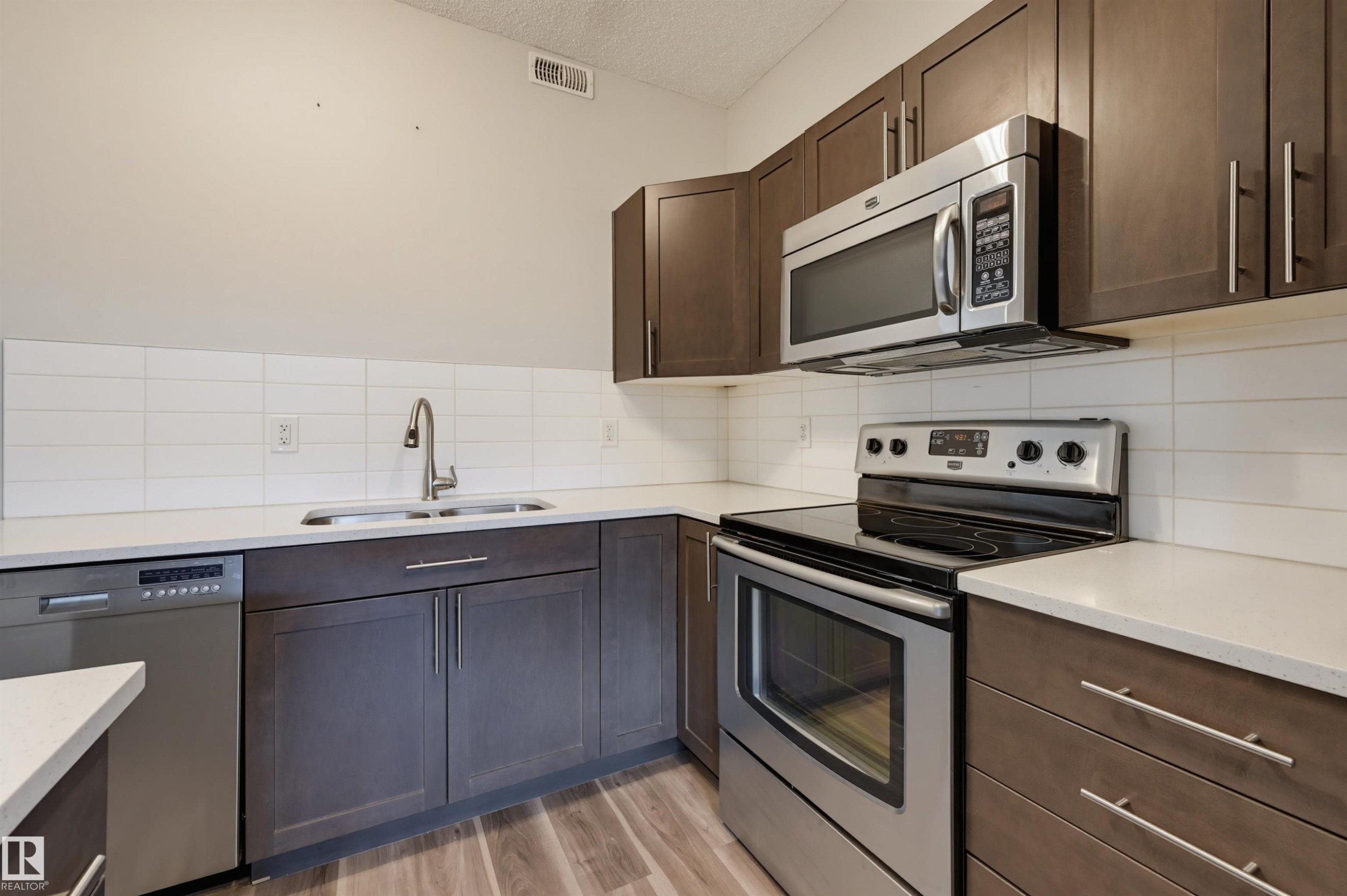 23 6520 2 Avenue, Edmonton, AB