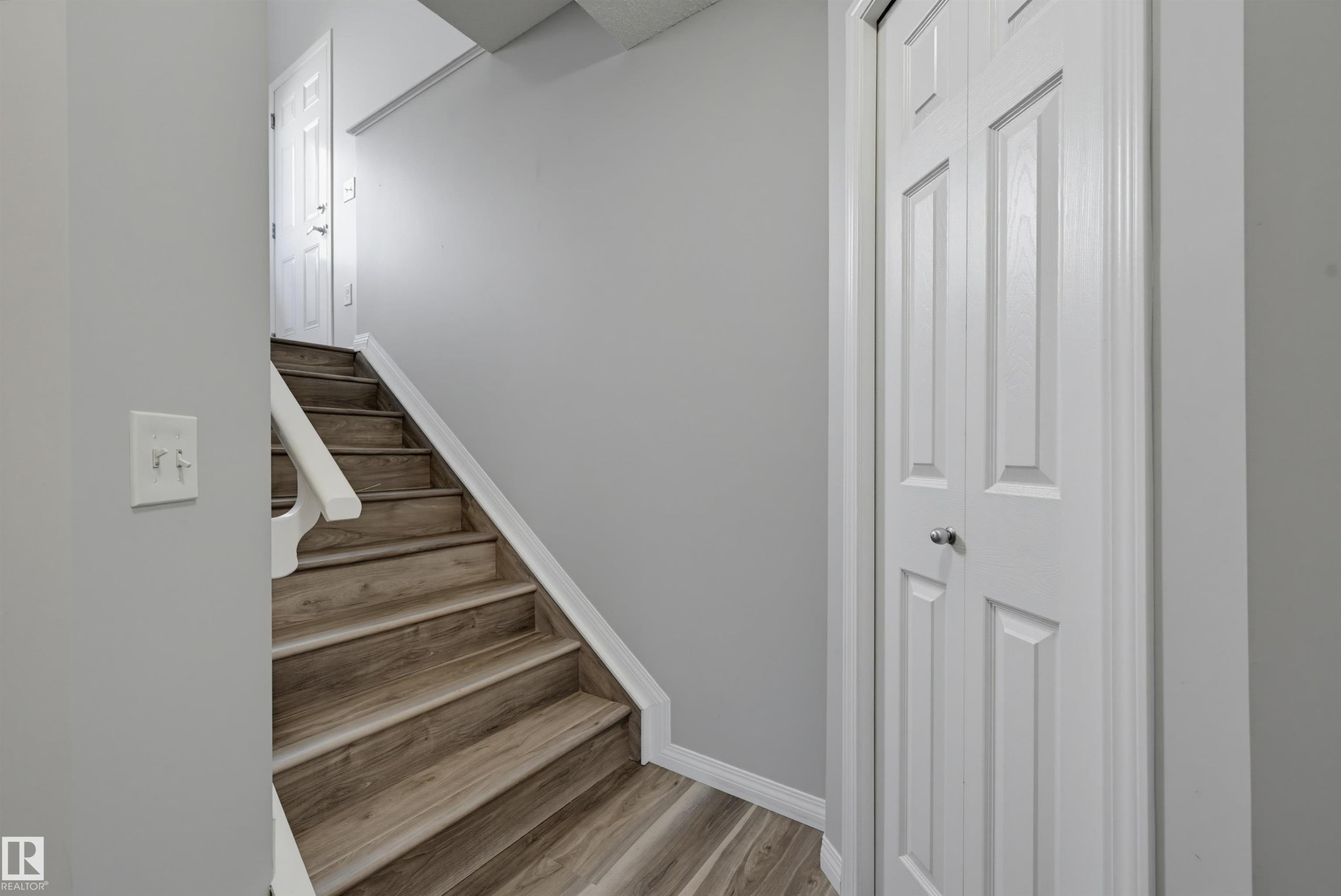 23 6520 2 Avenue, Edmonton, AB