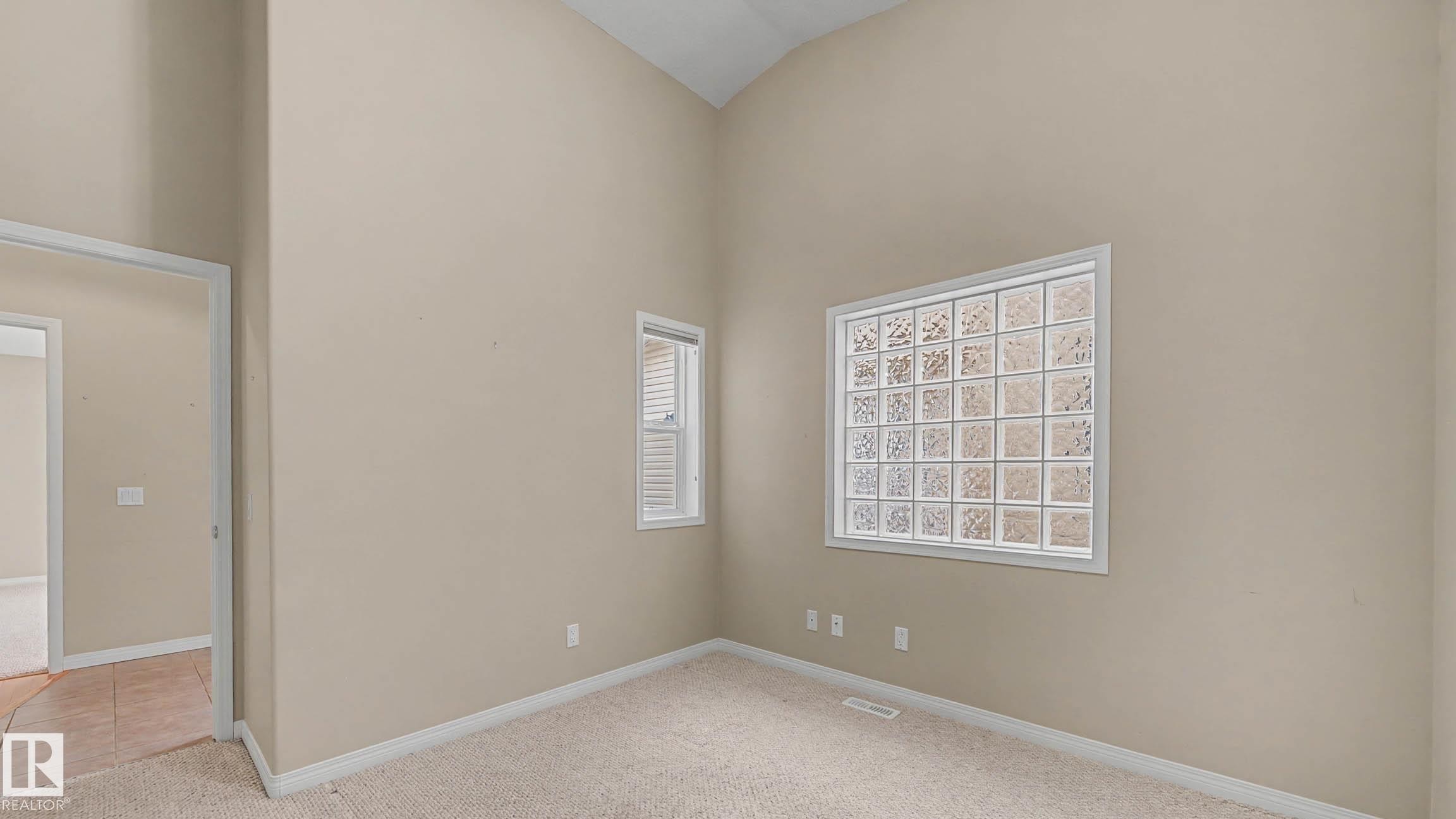 #6 2031 Brennan Cr Nw, Edmonton, AB - Indoor Photo Showing Other Room