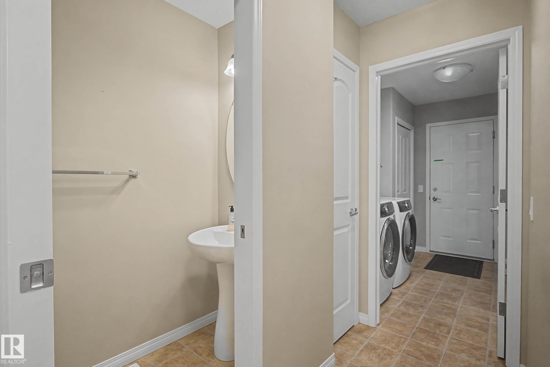 #6 2031 Brennan Cr Nw, Edmonton, AB - Indoor Photo Showing Laundry Room