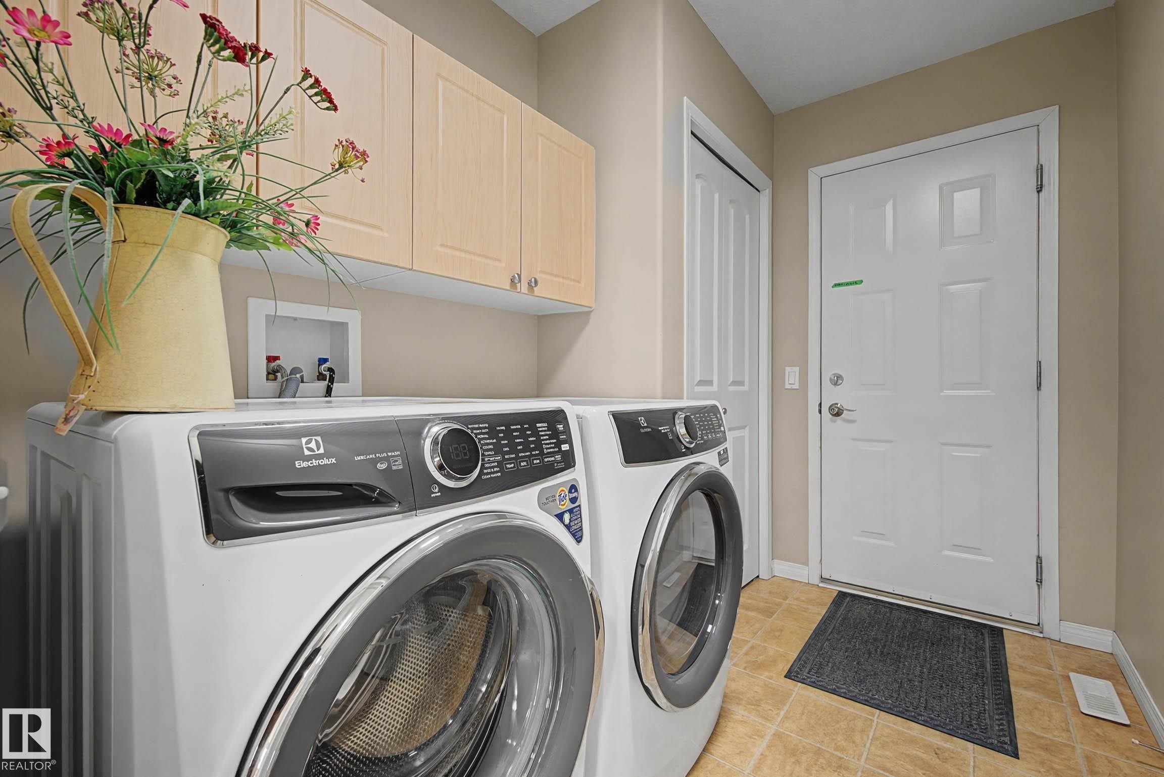 #6 2031 Brennan Cr Nw, Edmonton, AB - Indoor Photo Showing Laundry Room