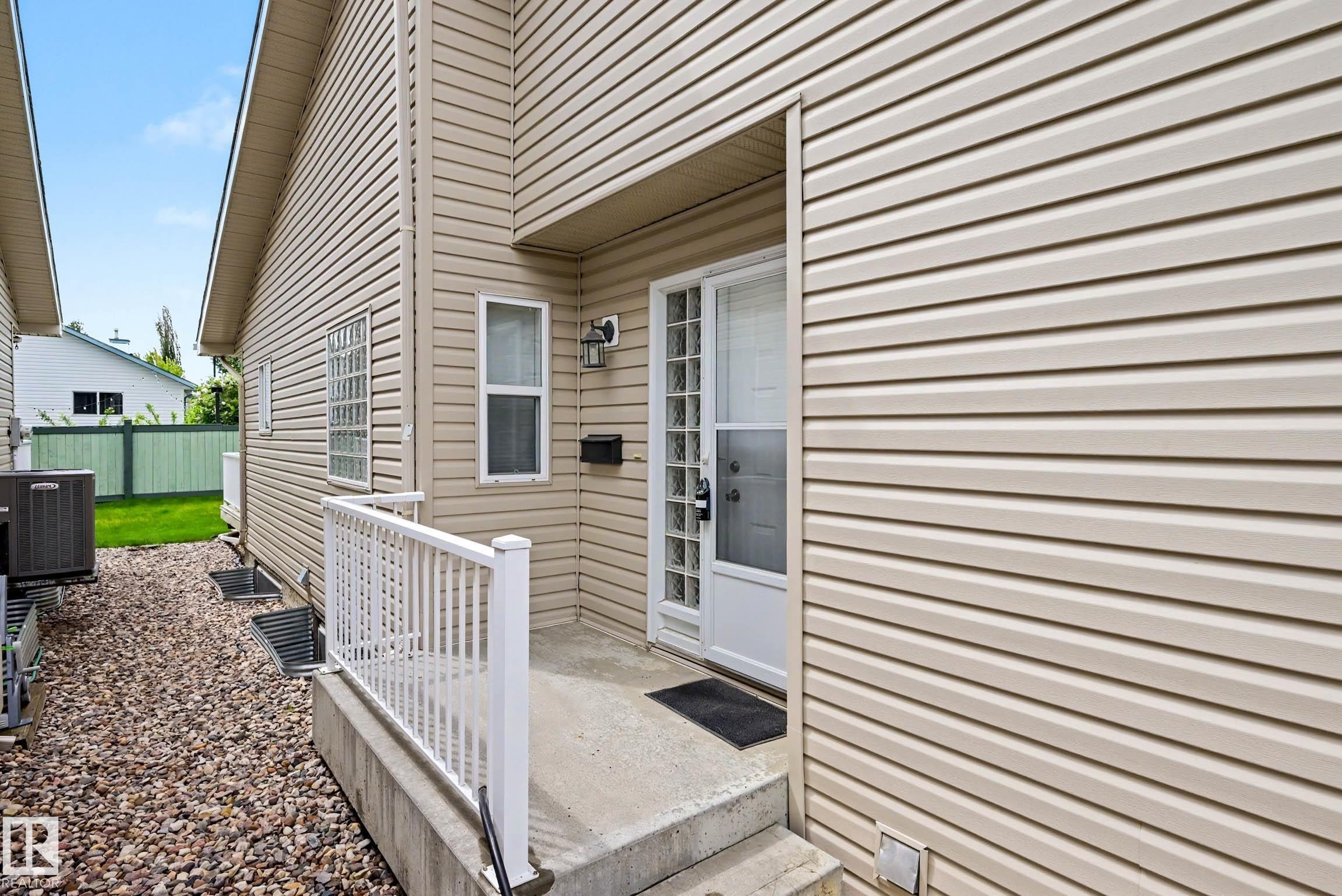 #6 2031 Brennan Cr Nw, Edmonton, AB - Outdoor With Exterior
