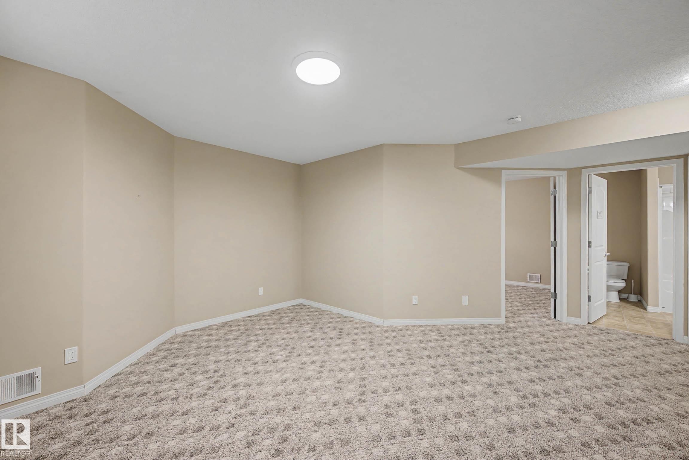 #6 2031 Brennan Cr Nw, Edmonton, AB - Indoor Photo Showing Other Room