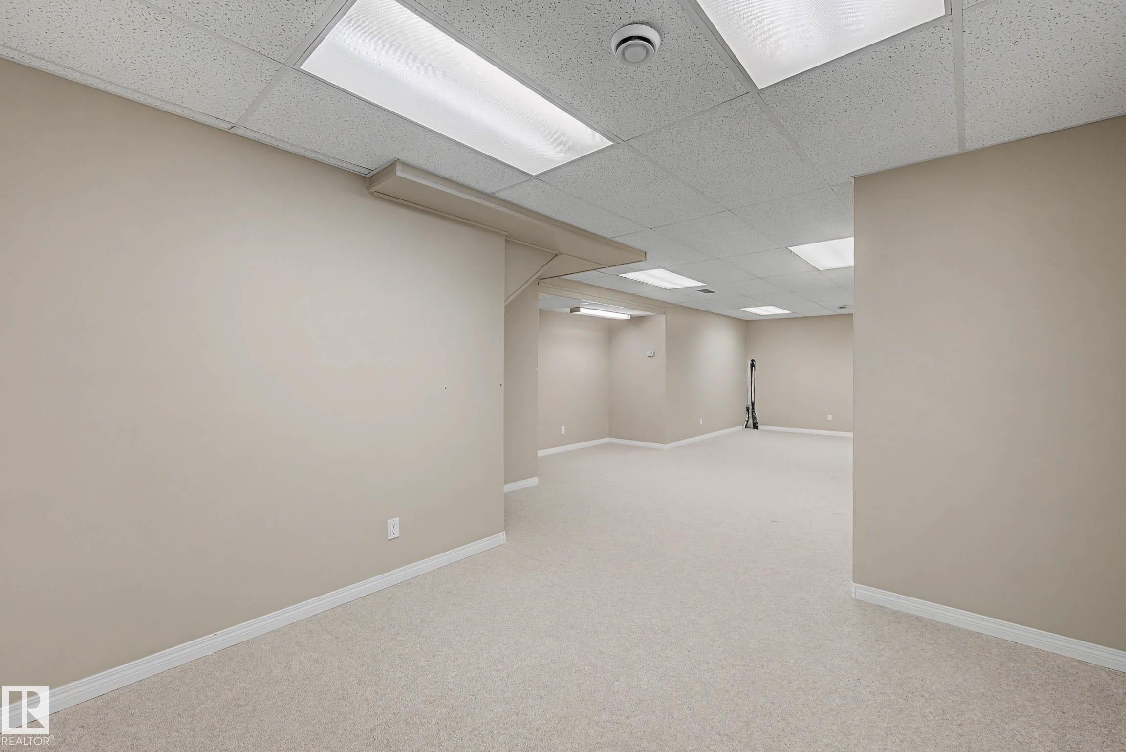 #6 2031 Brennan Cr Nw, Edmonton, AB - Indoor