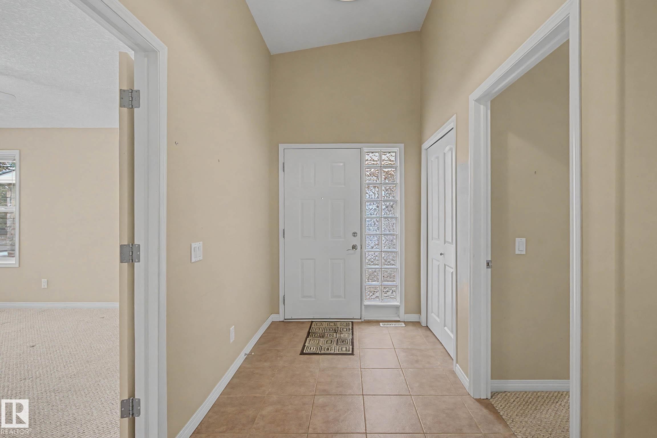 #6 2031 Brennan Cr Nw, Edmonton, AB - Indoor Photo Showing Other Room