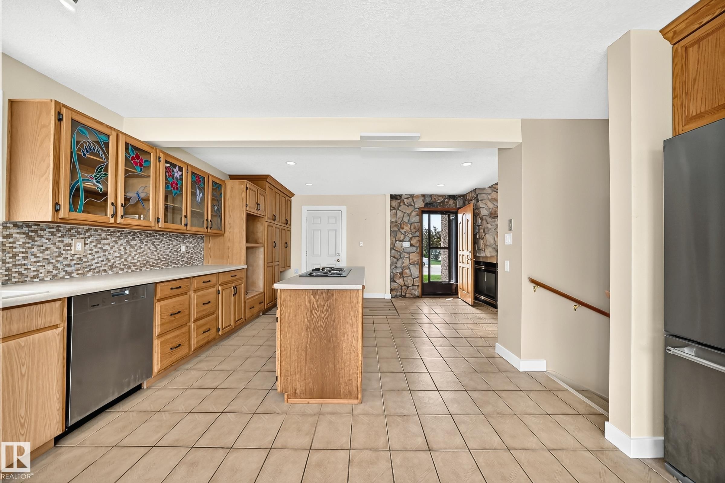 Kitchen - 18636 71 Avenue, Edmonton, AB