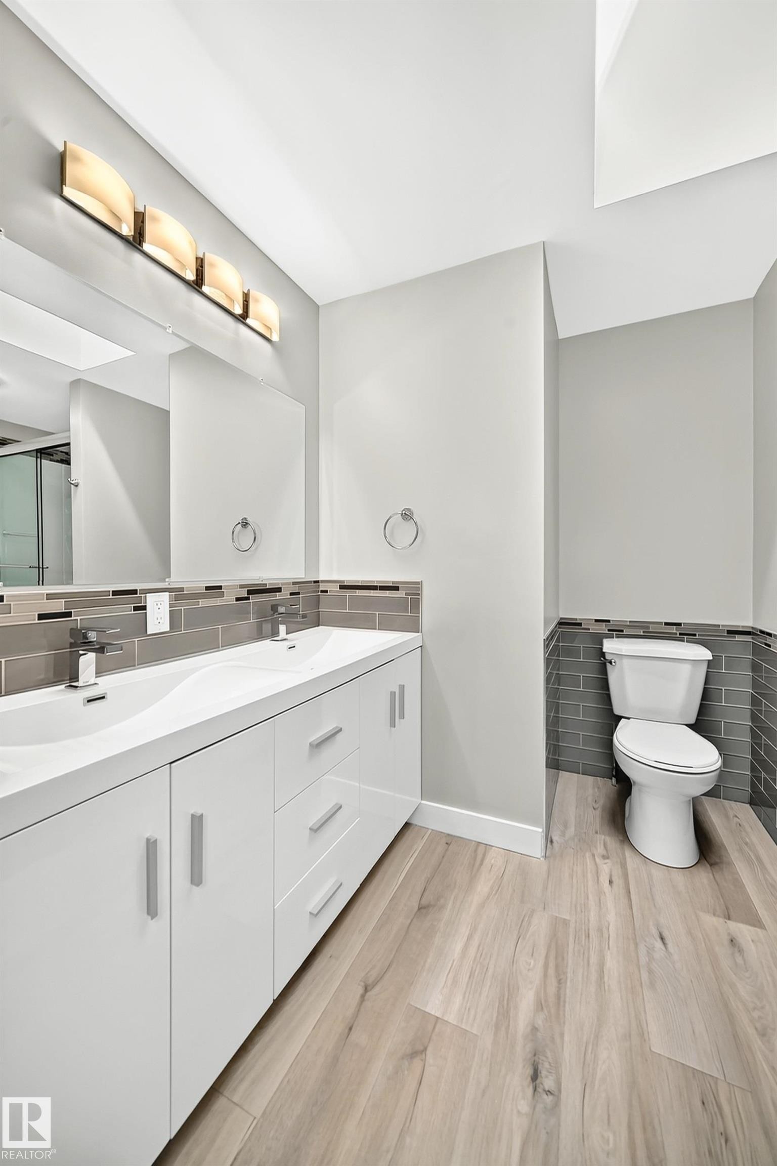 Bathroom - 18636 71 Avenue, Edmonton, AB
