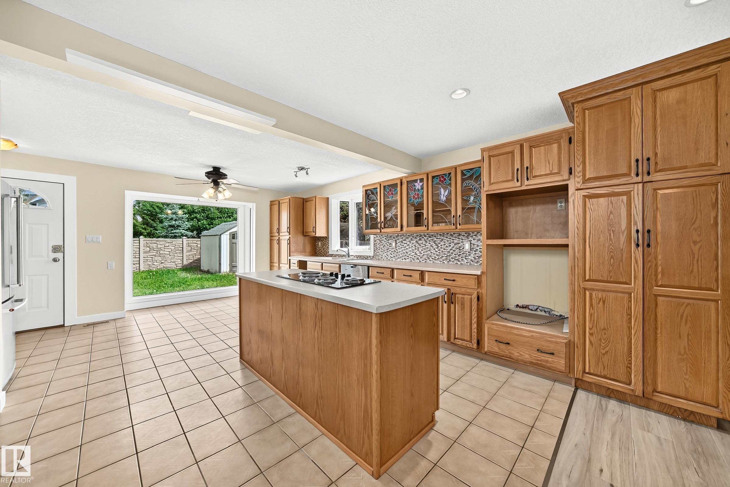 Kitchen - 18636 71 Avenue, Edmonton, AB