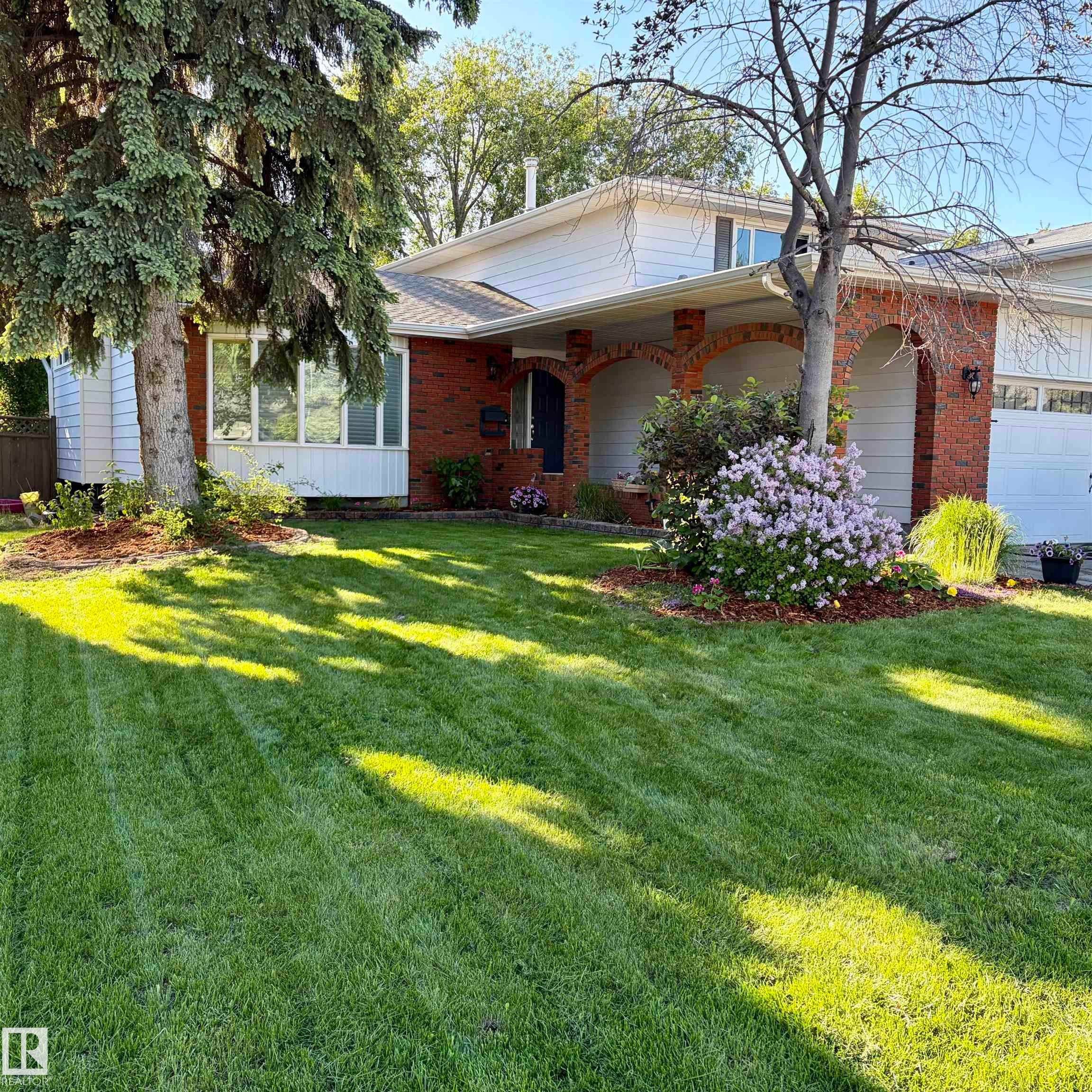 155 Gariepy Crescent, Edmonton, AB