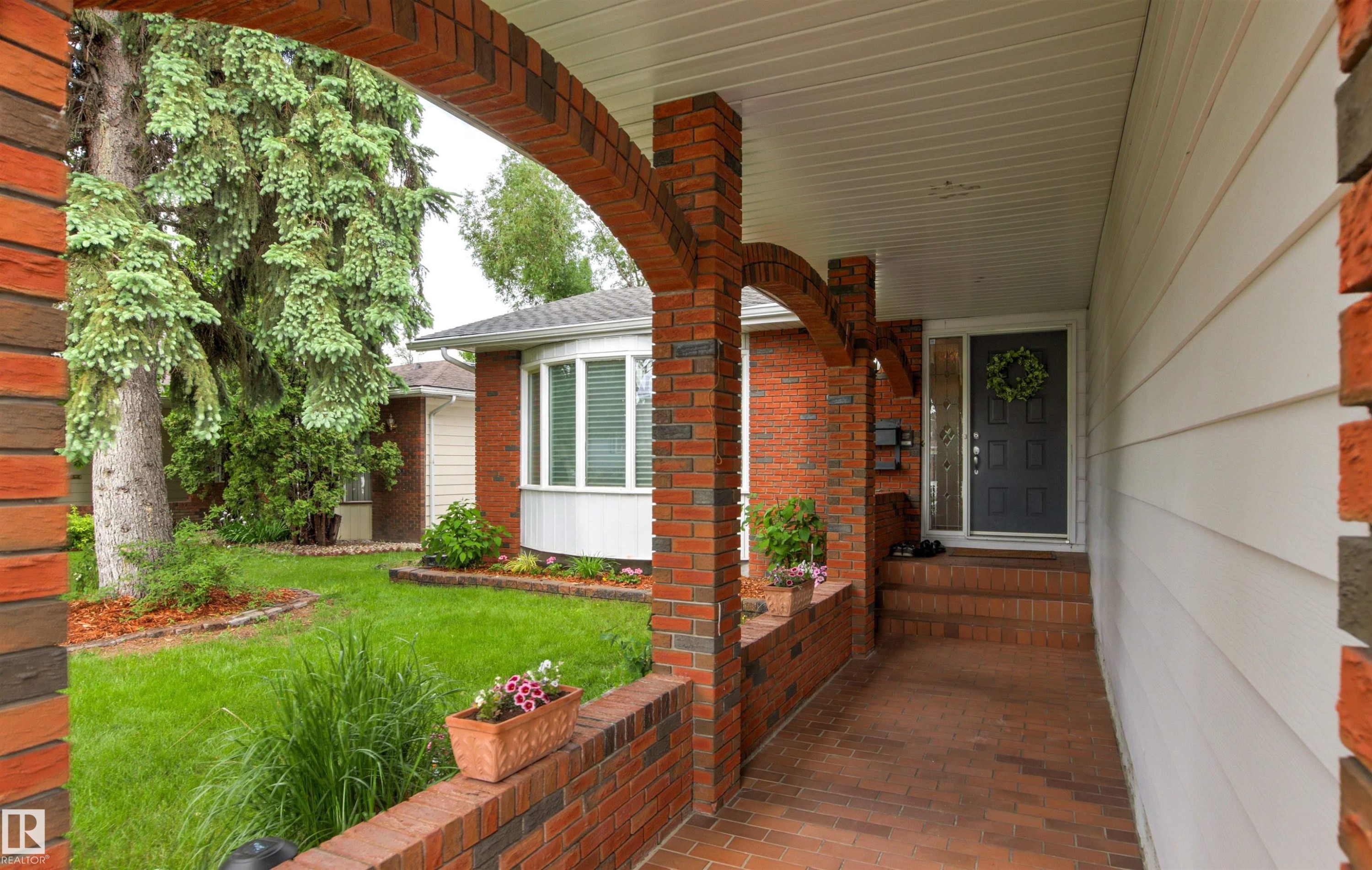 155 Gariepy Crescent, Edmonton, AB