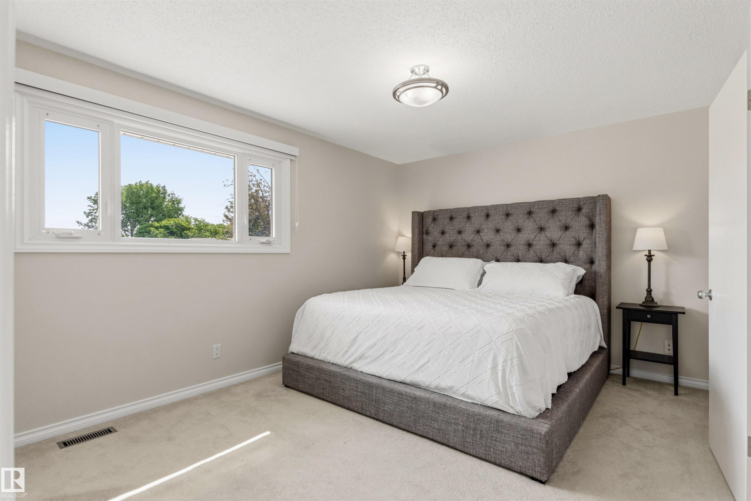 155 Gariepy Crescent, Edmonton, AB