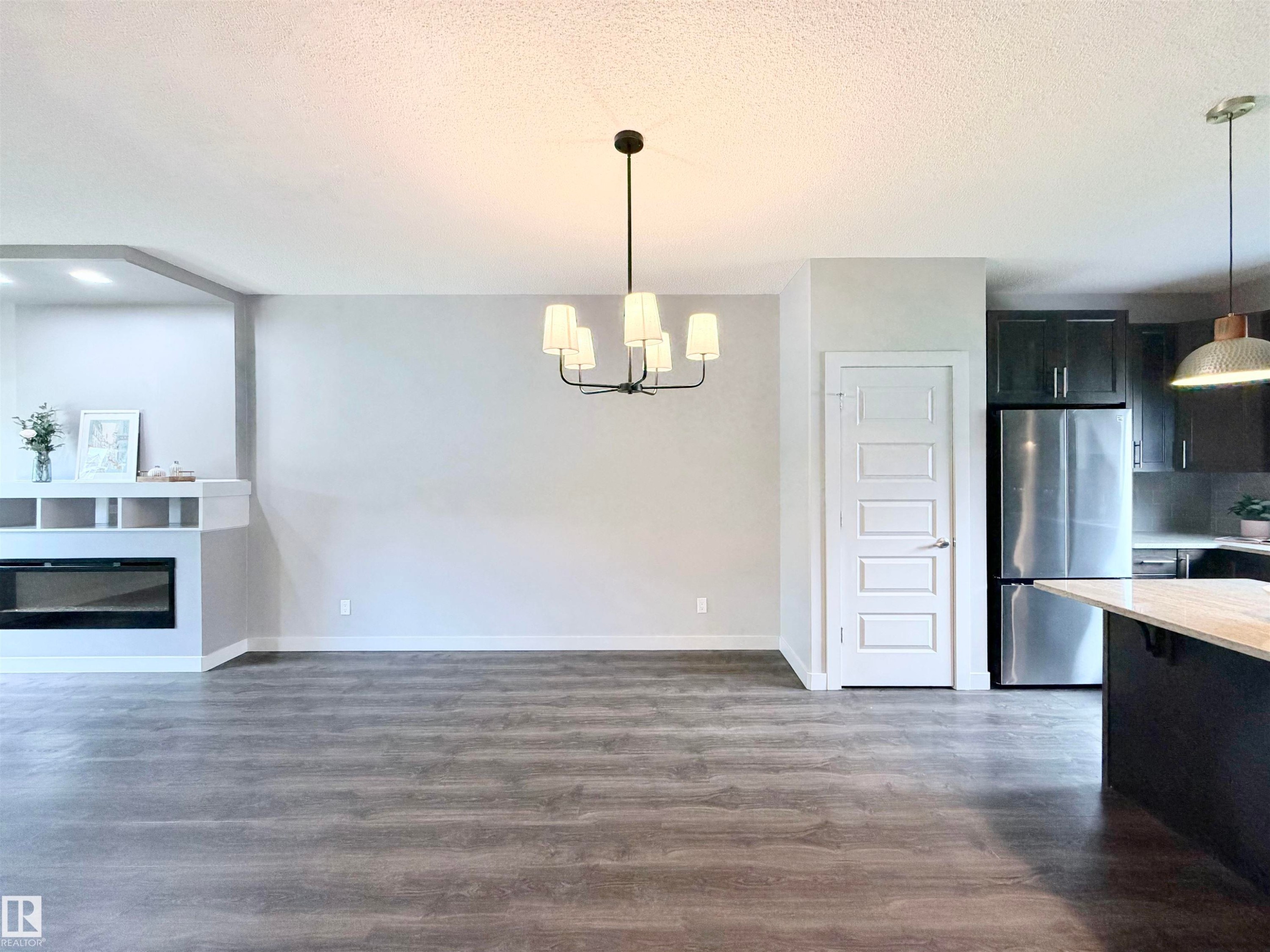 6925 Cardinal Wynd, Edmonton, AB