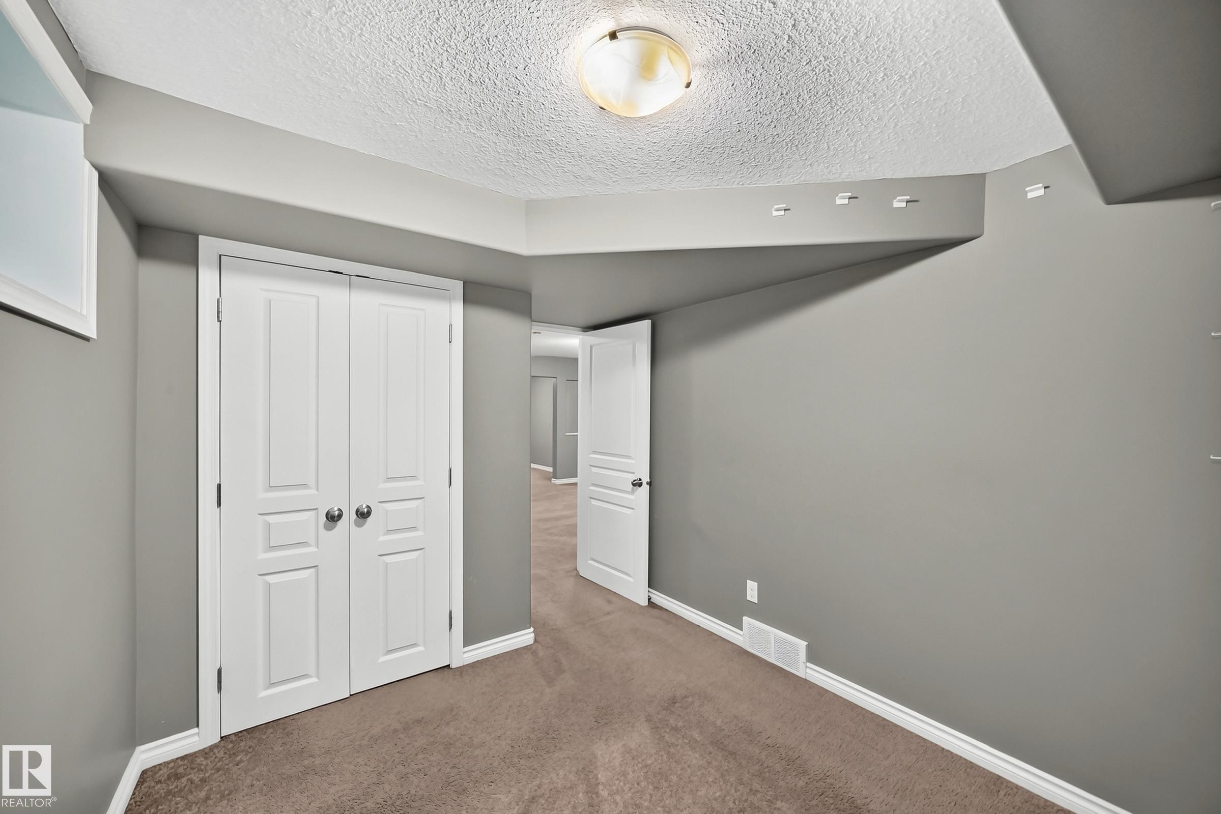 430 Hemingway Road, Edmonton, AB