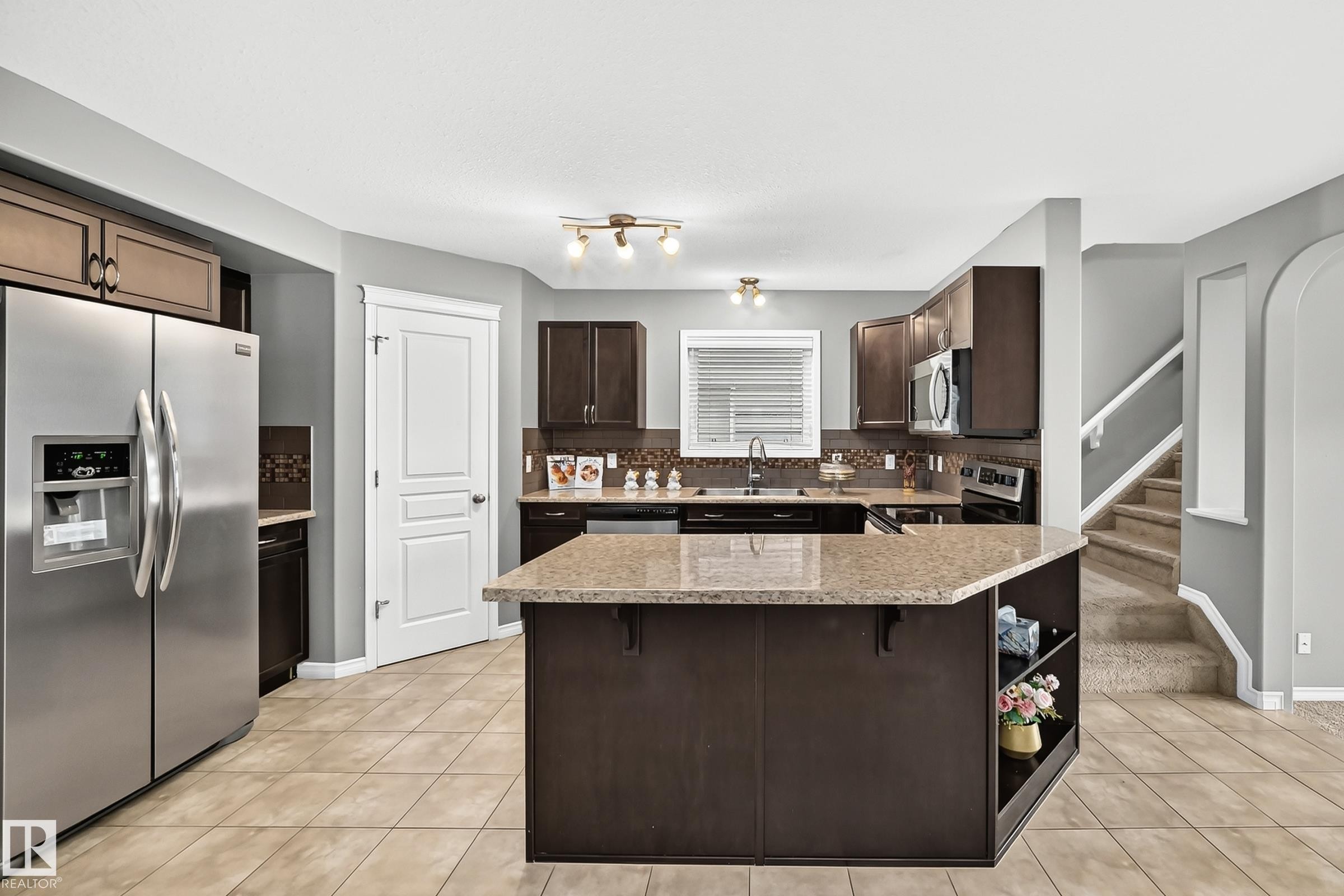 430 Hemingway Road, Edmonton, AB