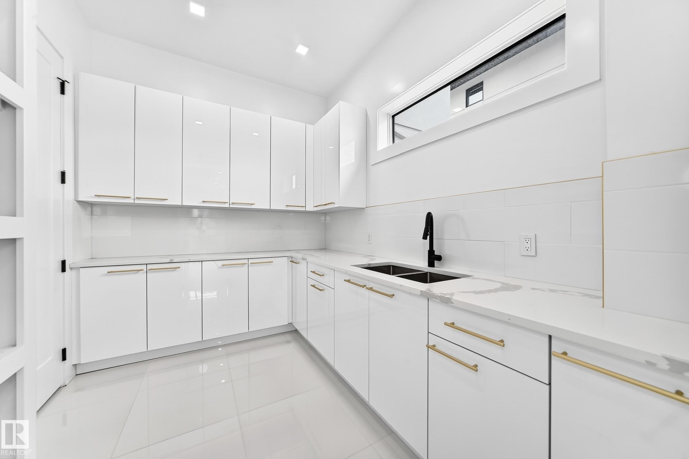 2747 Wheaton Drive, Edmonton, AB