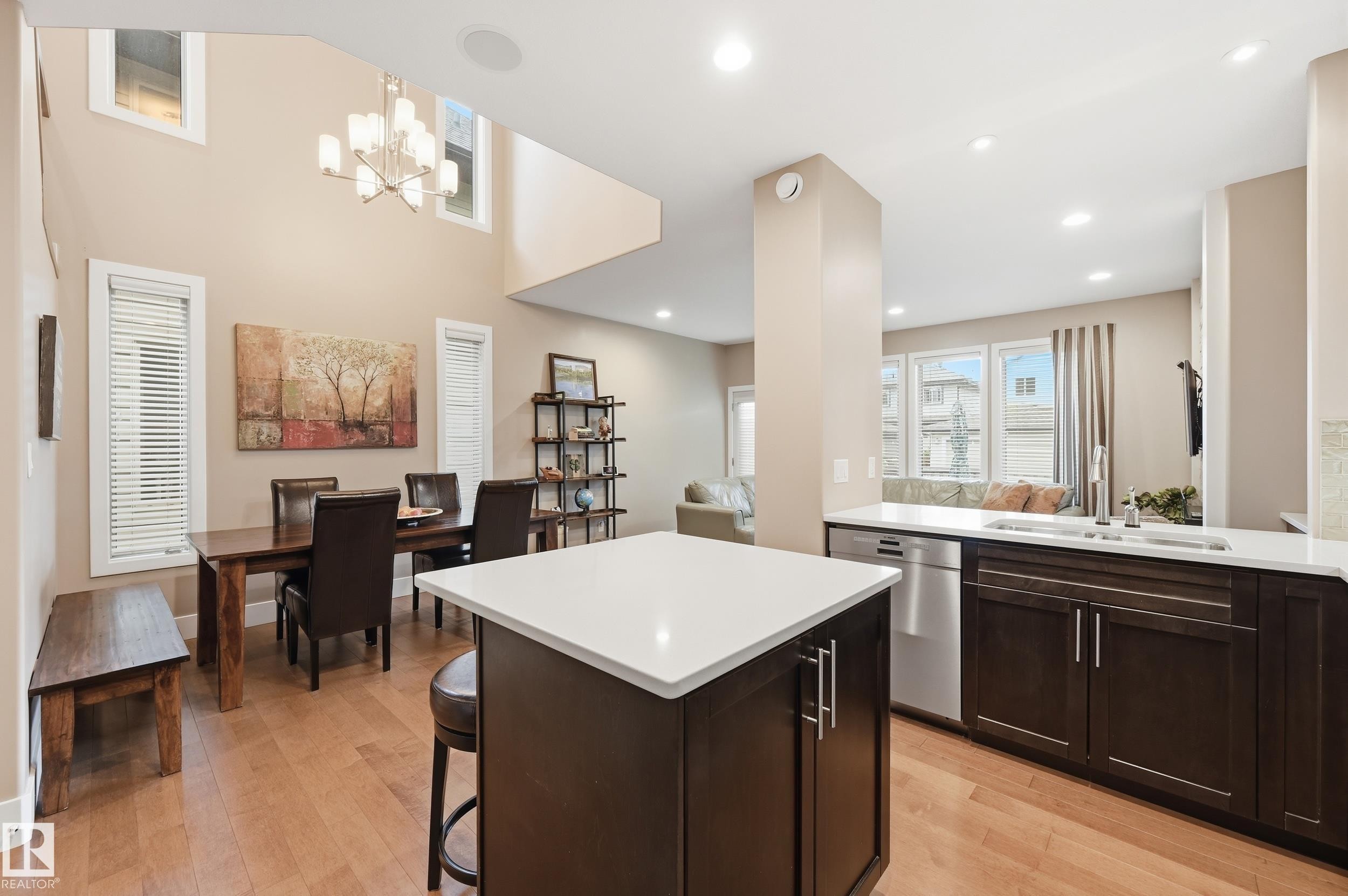 3252 Allan Way, Edmonton, AB - Indoor