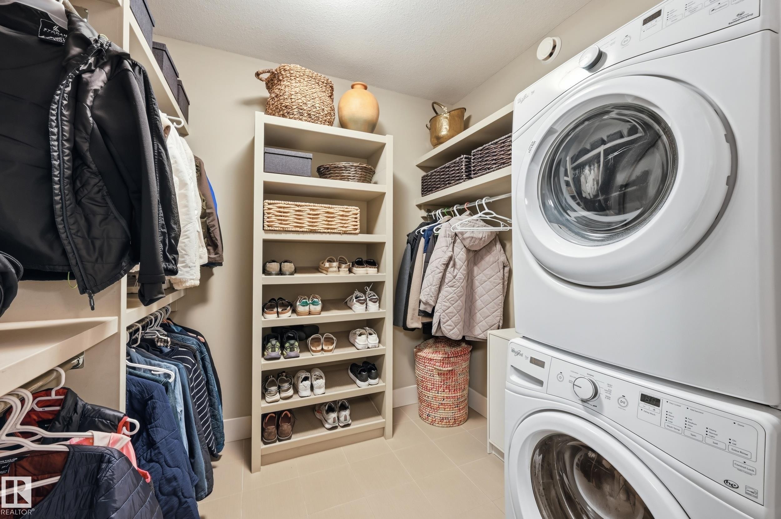 3252 Allan Way, Edmonton, AB - Indoor Photo Showing Laundry Room