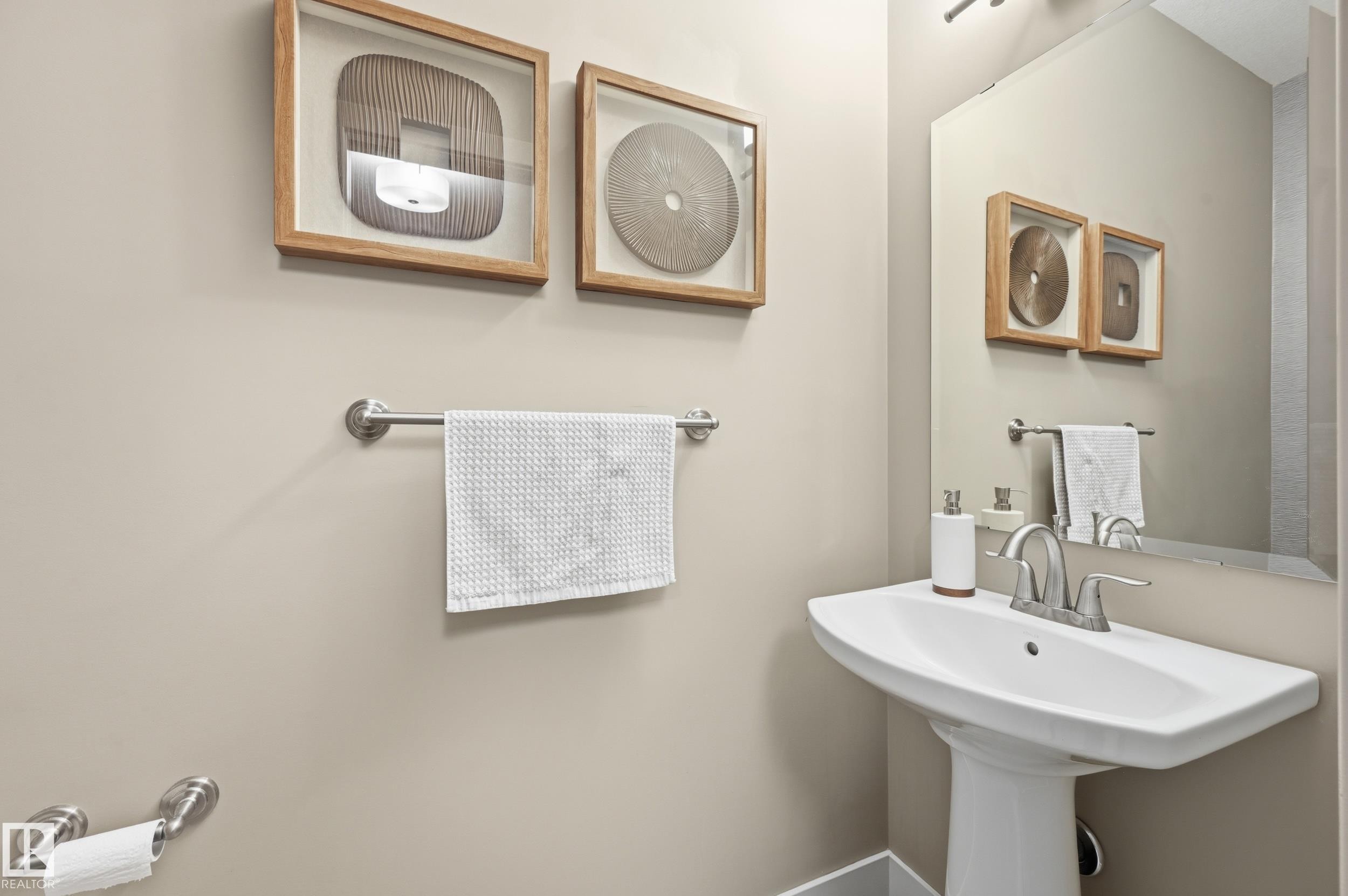 3252 Allan Way, Edmonton, AB - Indoor Photo Showing Bathroom