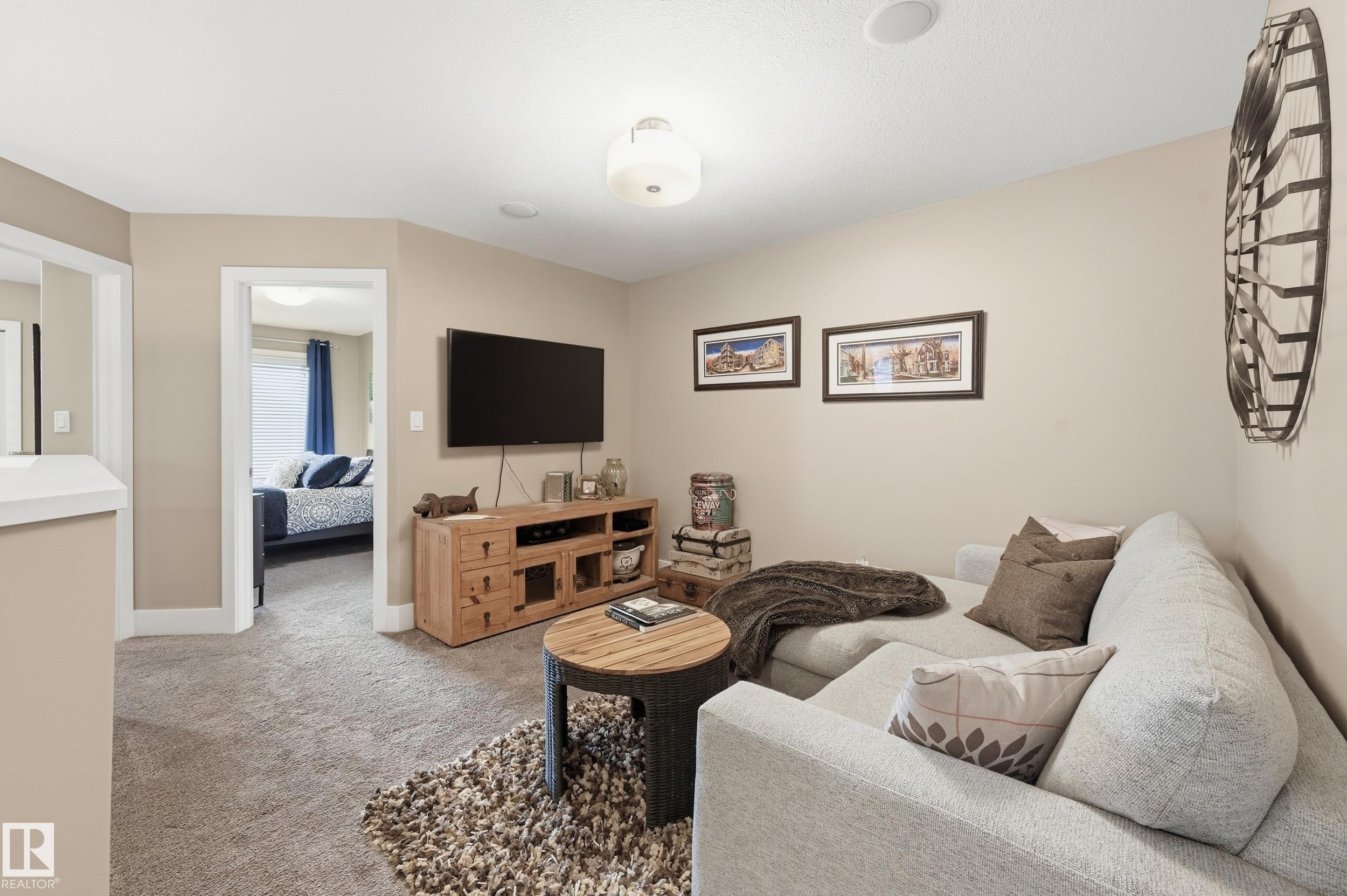 3252 Allan Way, Edmonton, AB - Indoor Photo Showing Living Room