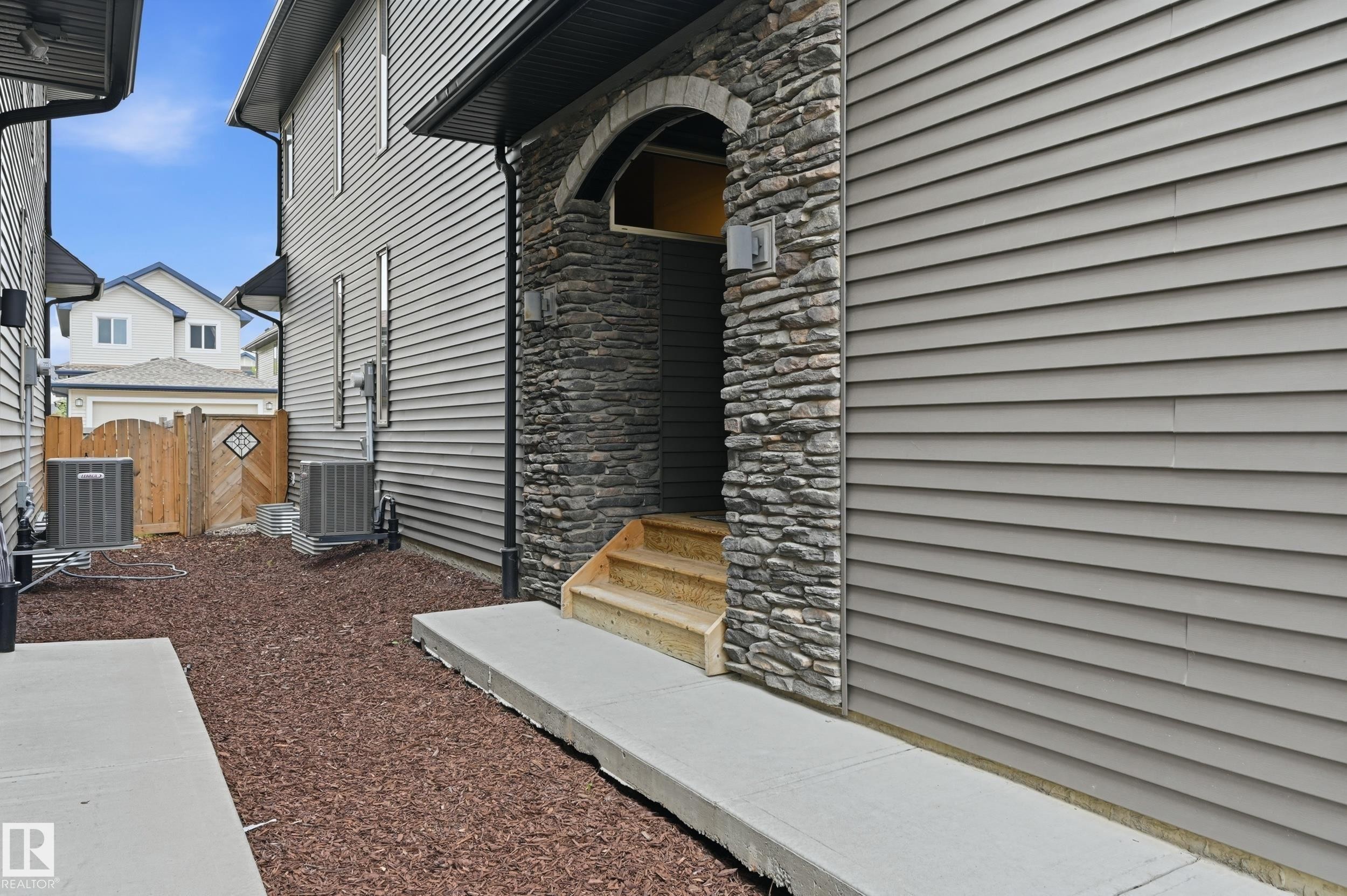 3252 Allan Way, Edmonton, AB - Outdoor