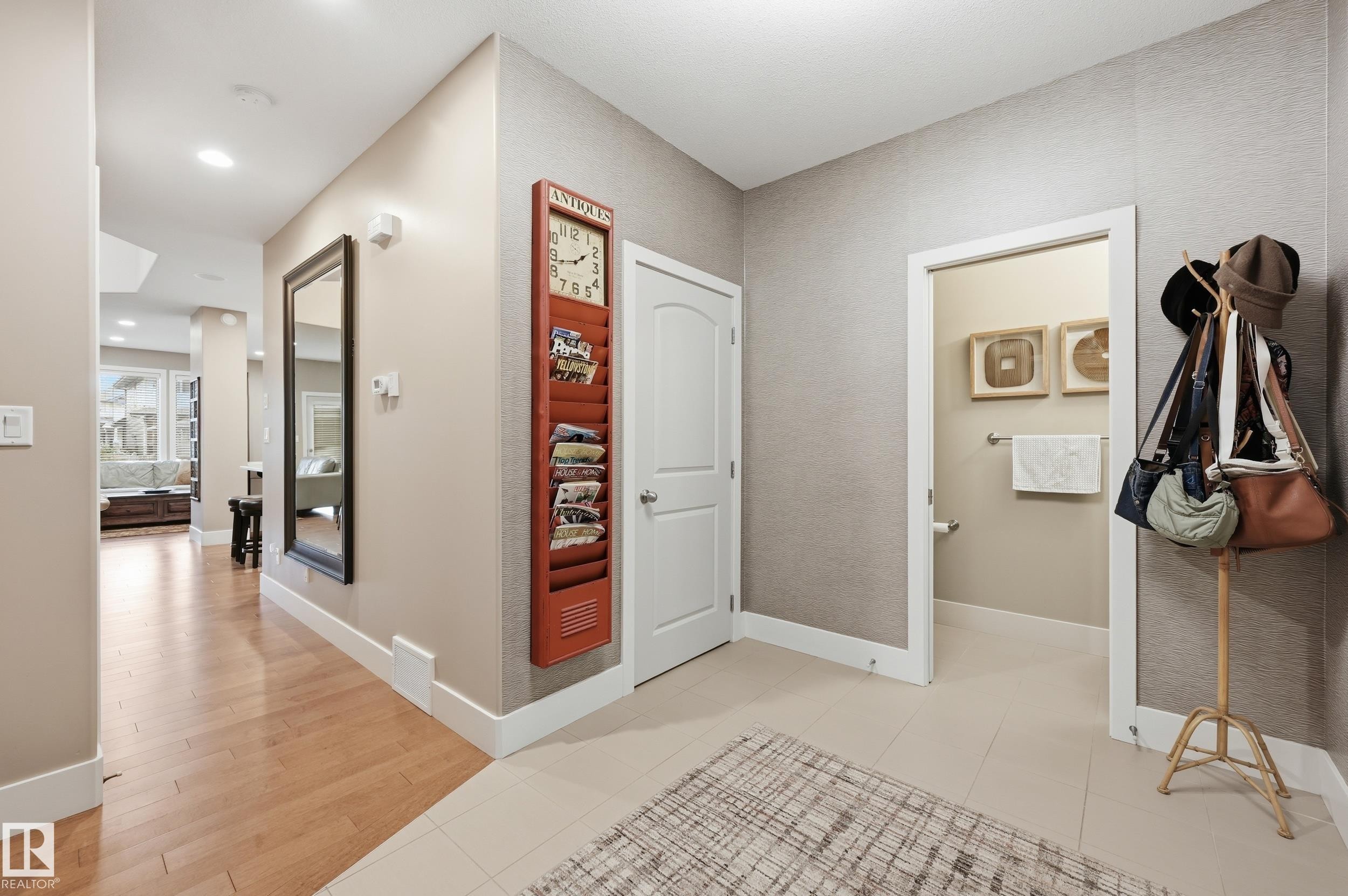 3252 Allan Way, Edmonton, AB - Indoor Photo Showing Other Room