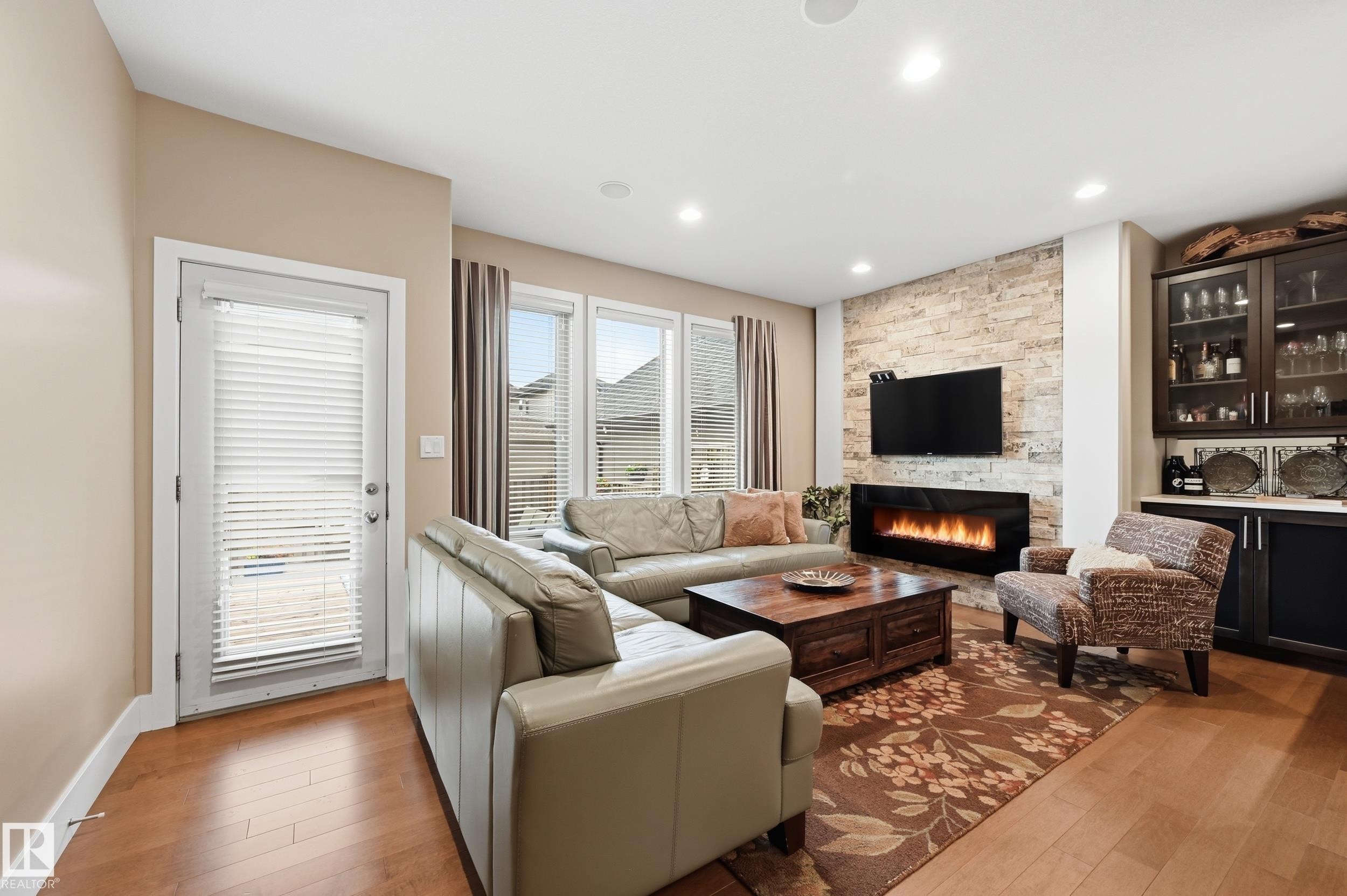 3252 Allan Way, Edmonton, AB - Indoor Photo Showing Living Room With Fireplace