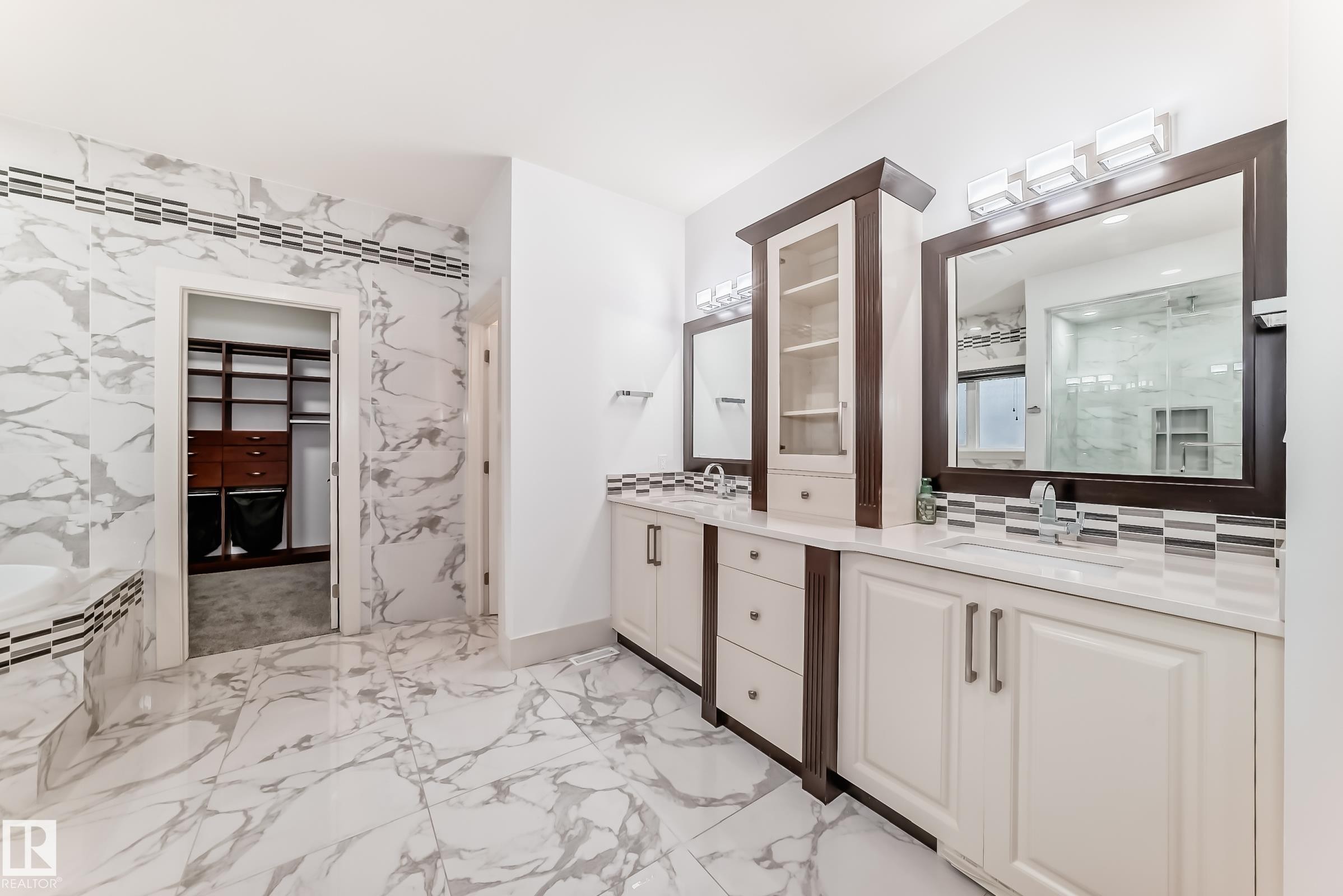 5511 Mcluhan Bluff Bluff, Edmonton, AB