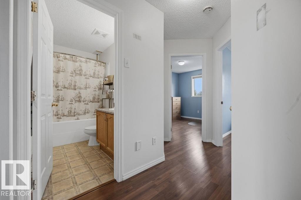 4 2004 Grantham Court, Edmonton, AB