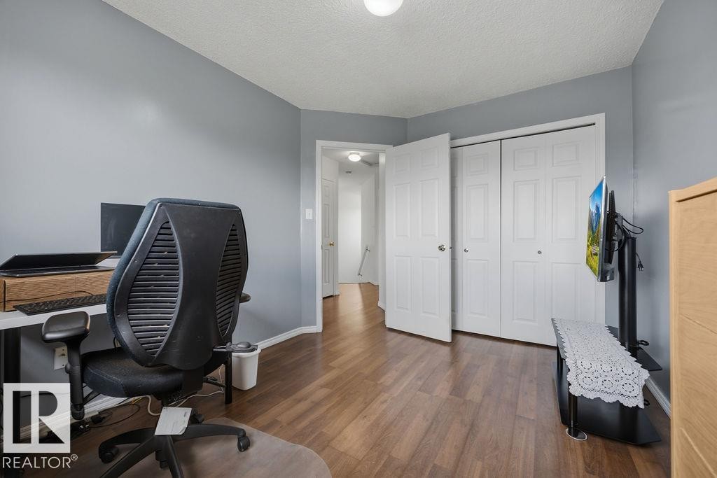4 2004 Grantham Court, Edmonton, AB