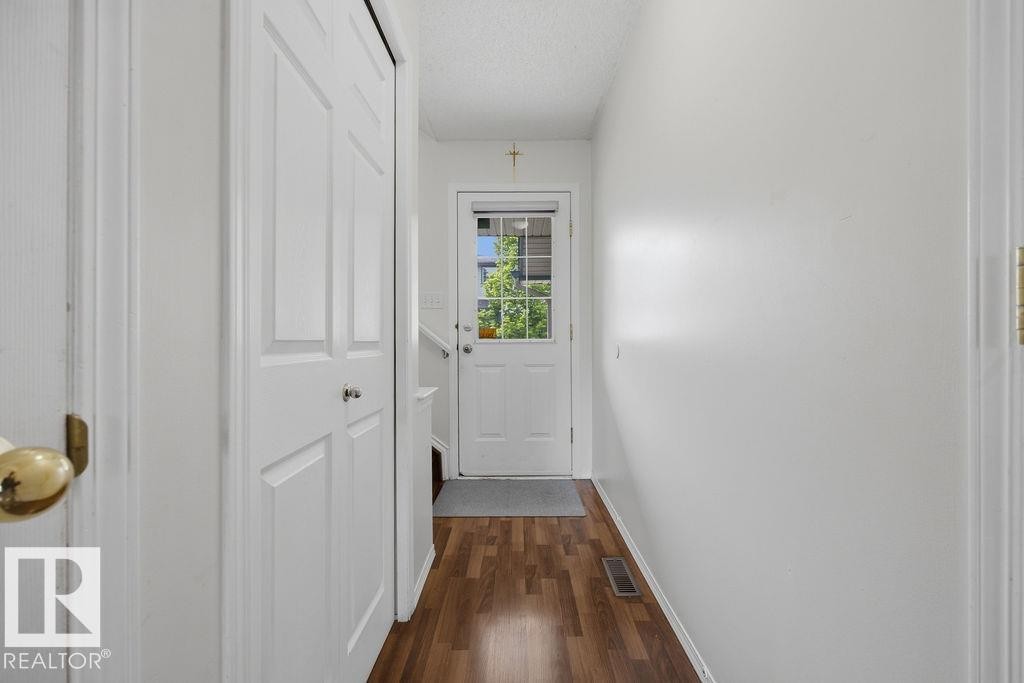 4 2004 Grantham Court, Edmonton, AB