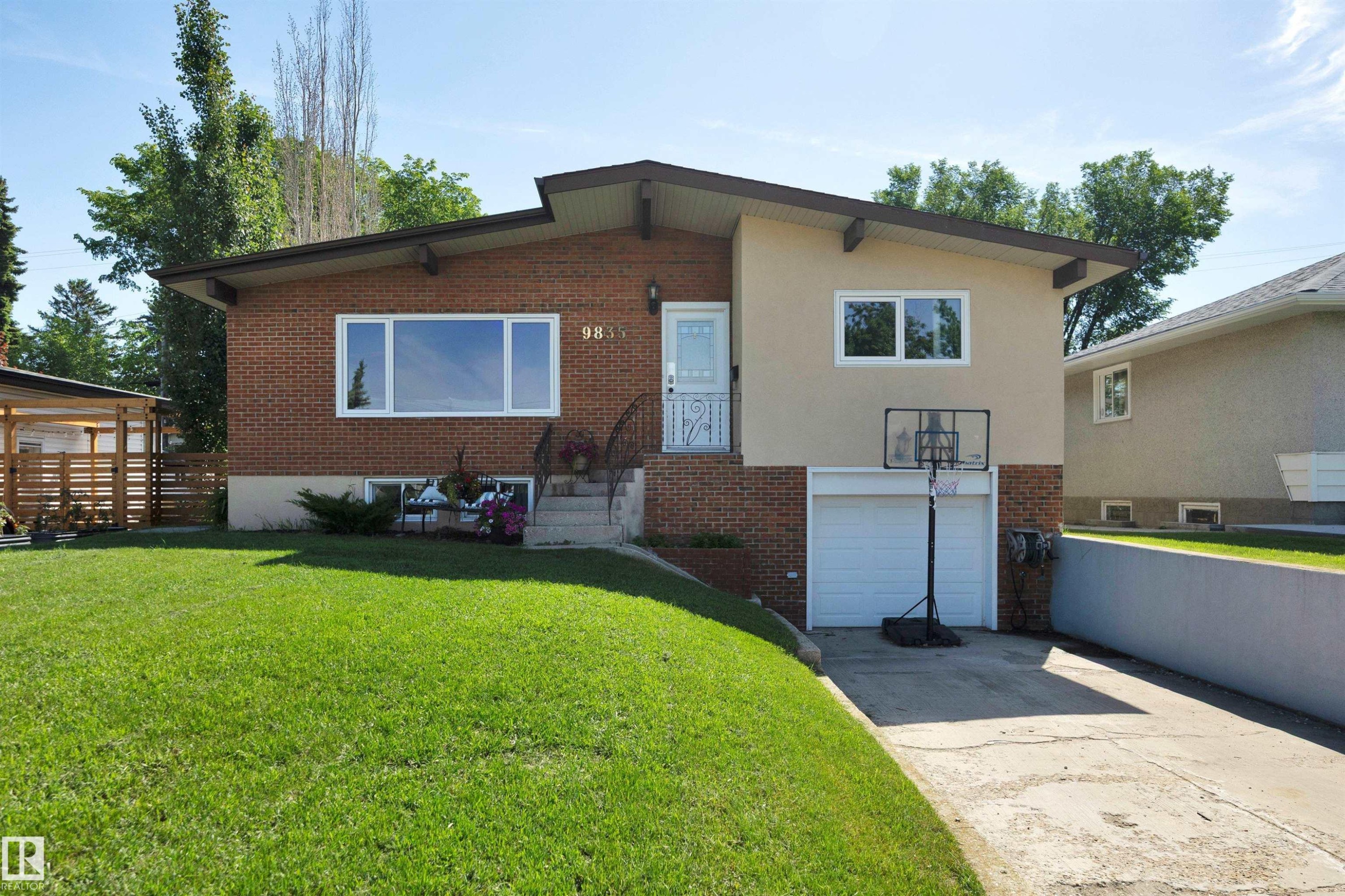 9835 74 Street, Edmonton, AB