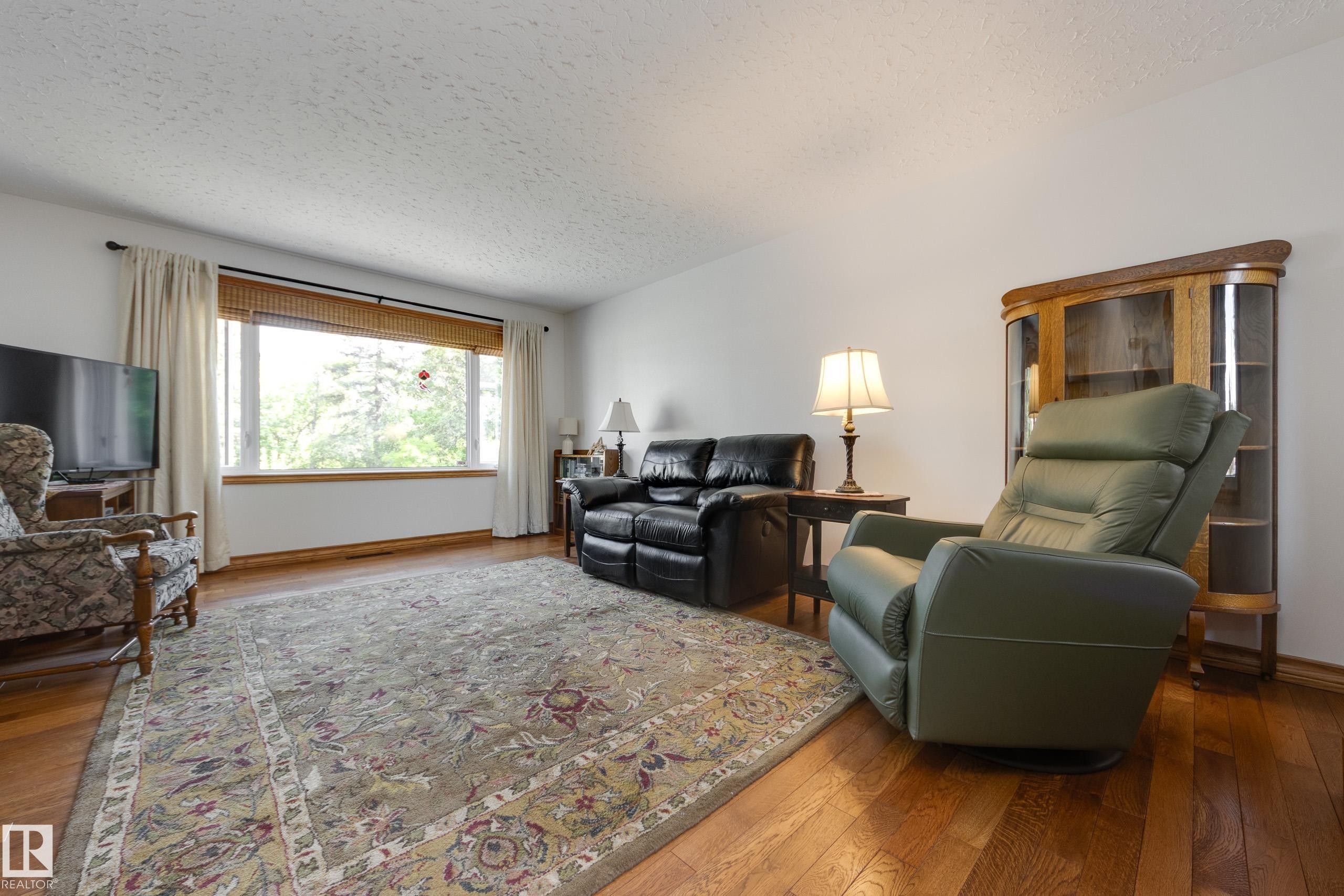7216 103 Avenue, Edmonton, AB