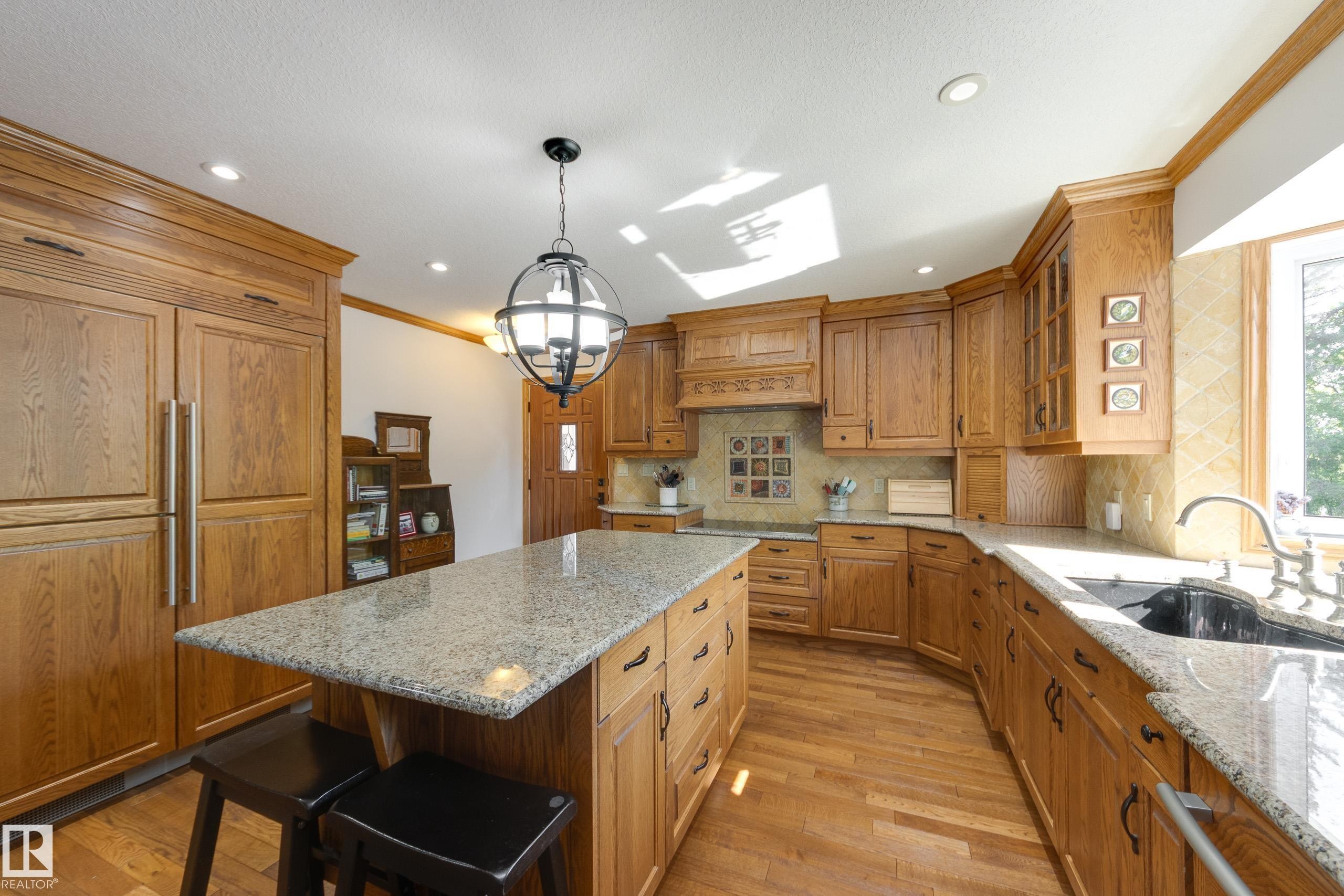 7216 103 Avenue, Edmonton, AB