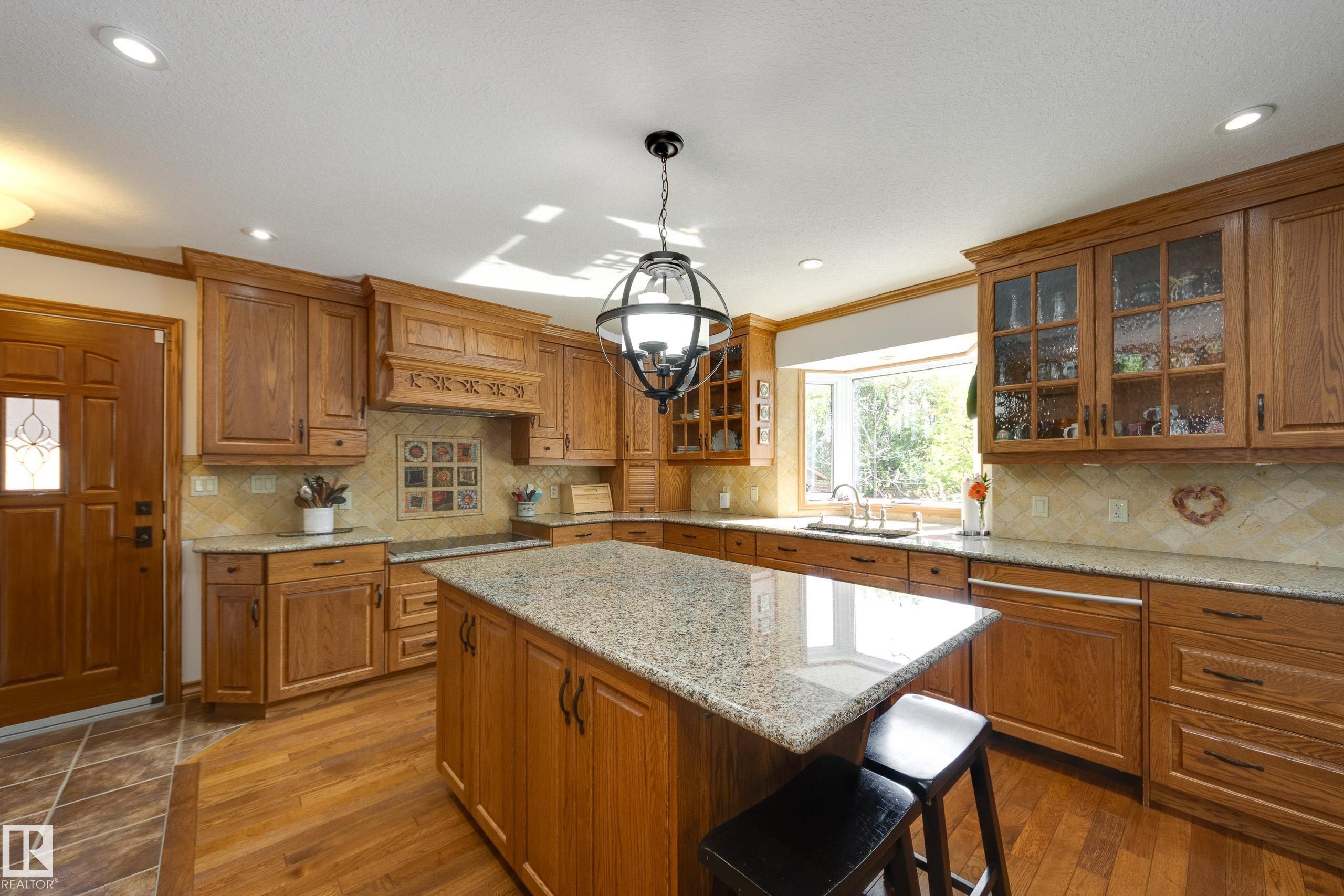 7216 103 Avenue, Edmonton, AB