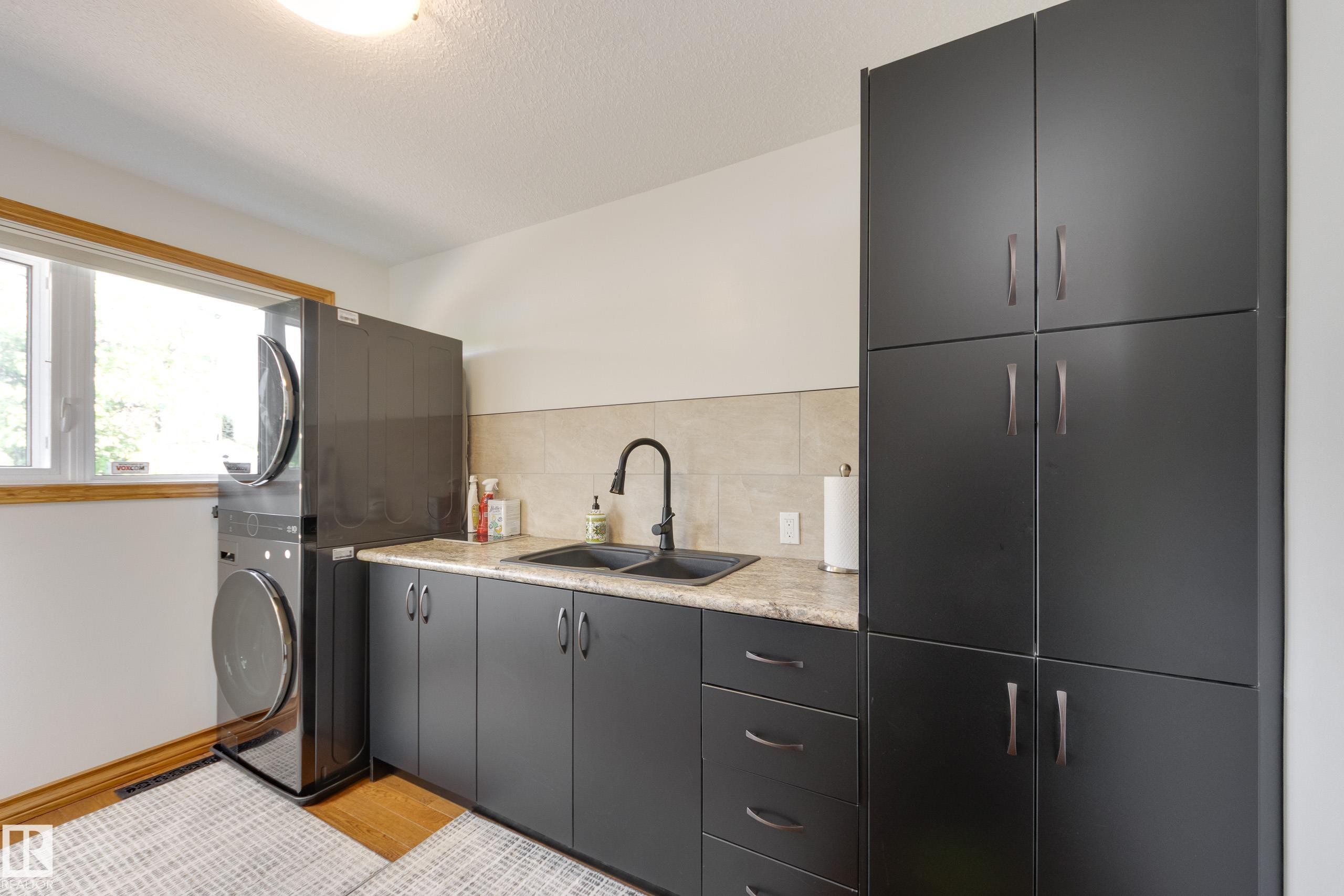 7216 103 Avenue, Edmonton, AB
