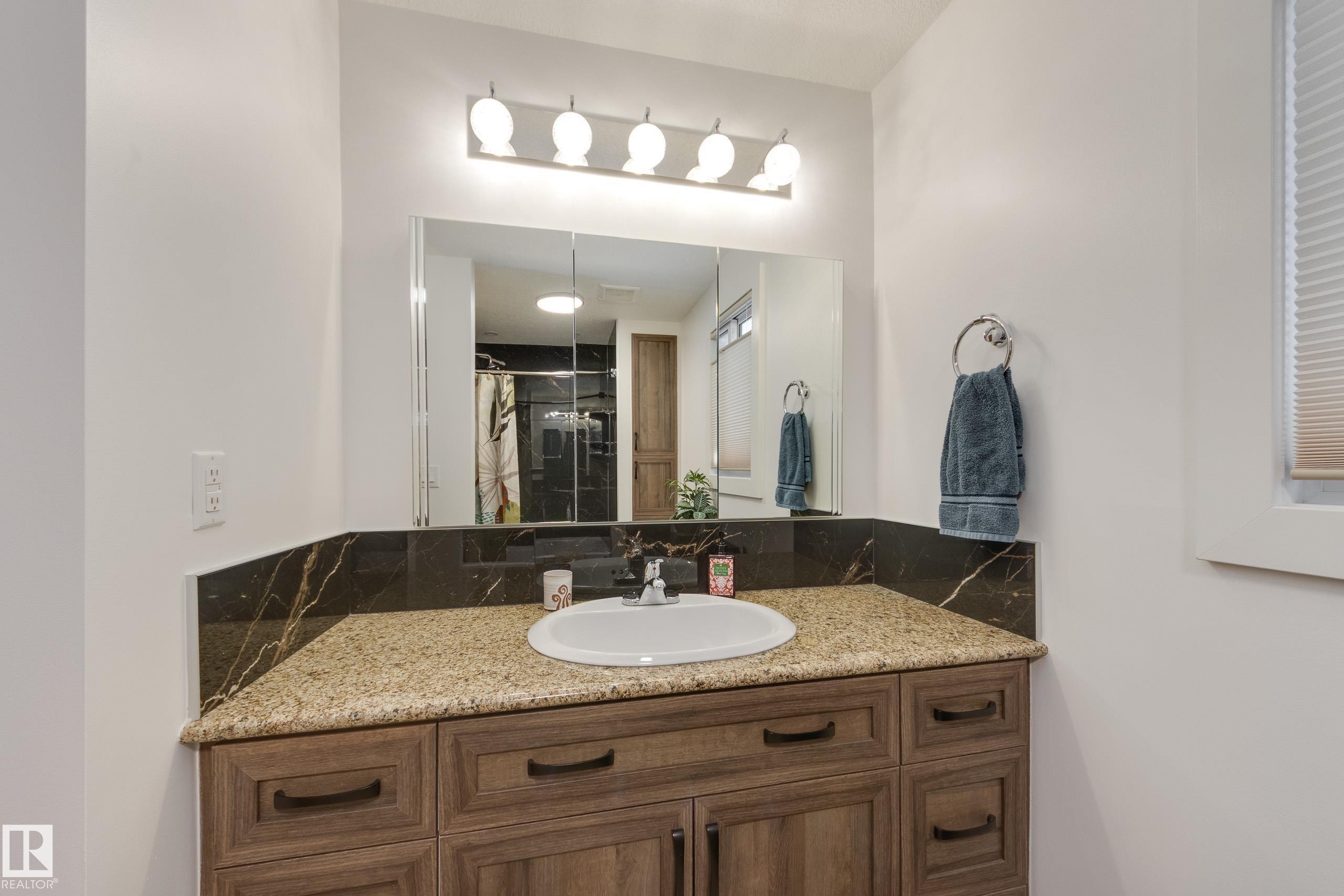7216 103 Avenue, Edmonton, AB