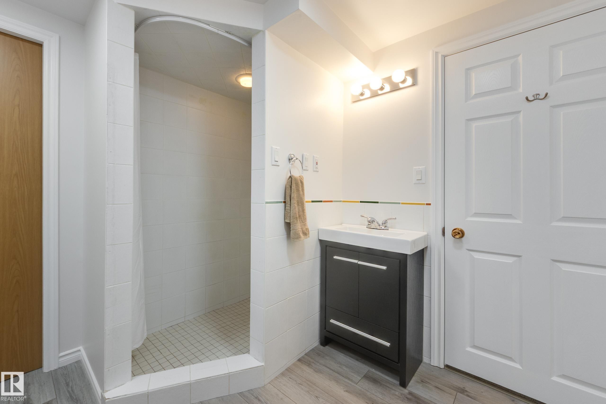 7216 103 Avenue, Edmonton, AB