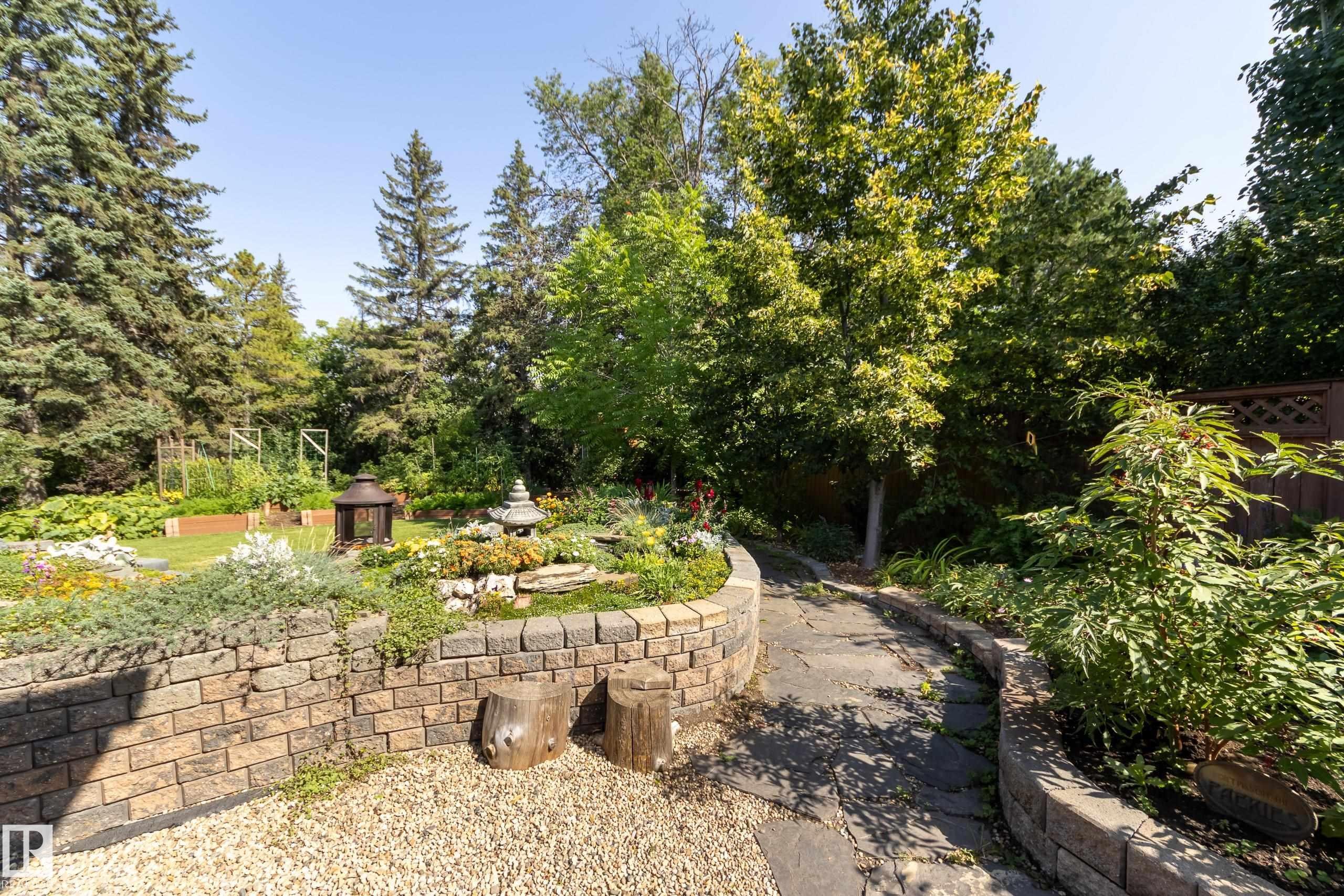 7216 103 Avenue, Edmonton, AB