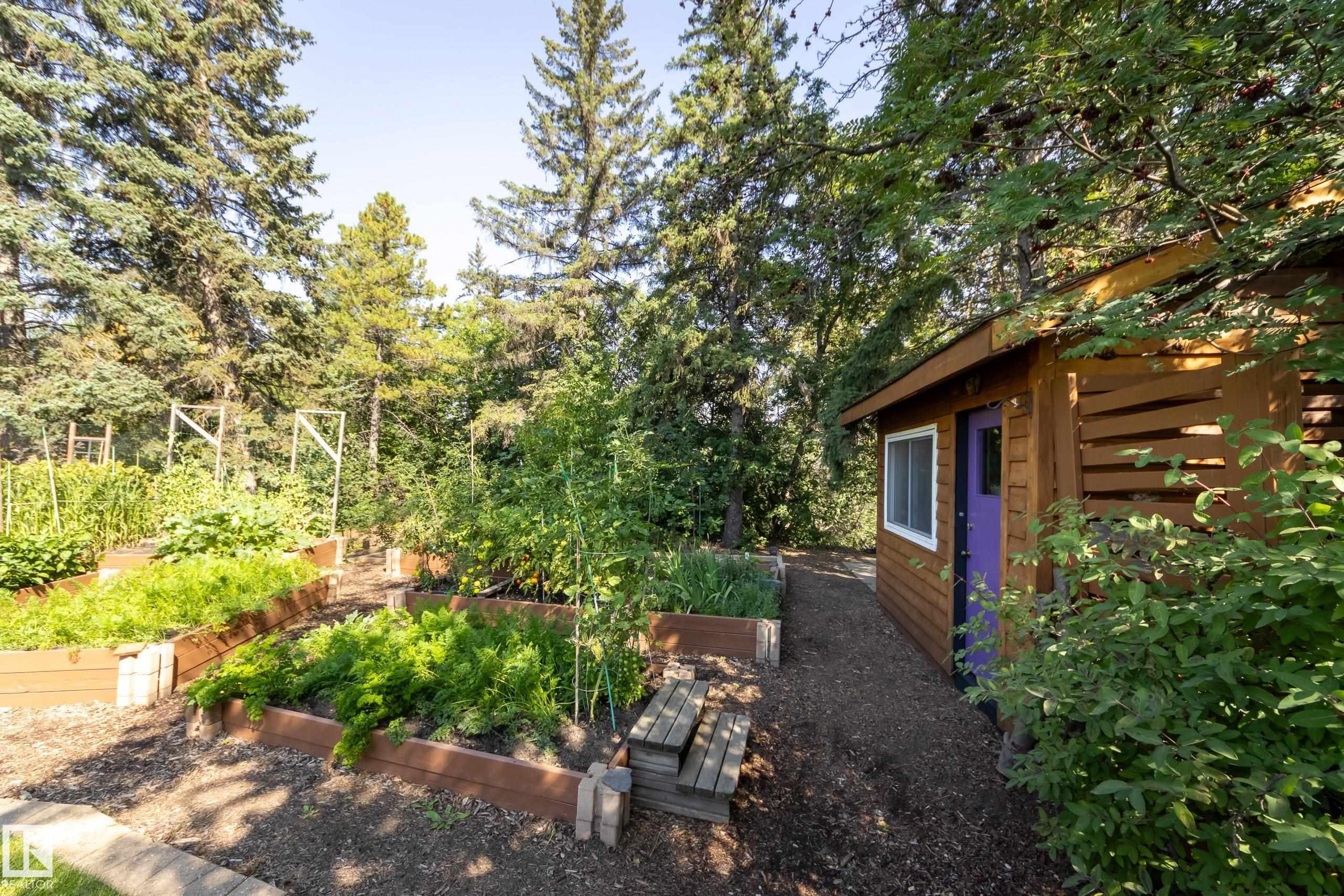 7216 103 Avenue, Edmonton, AB