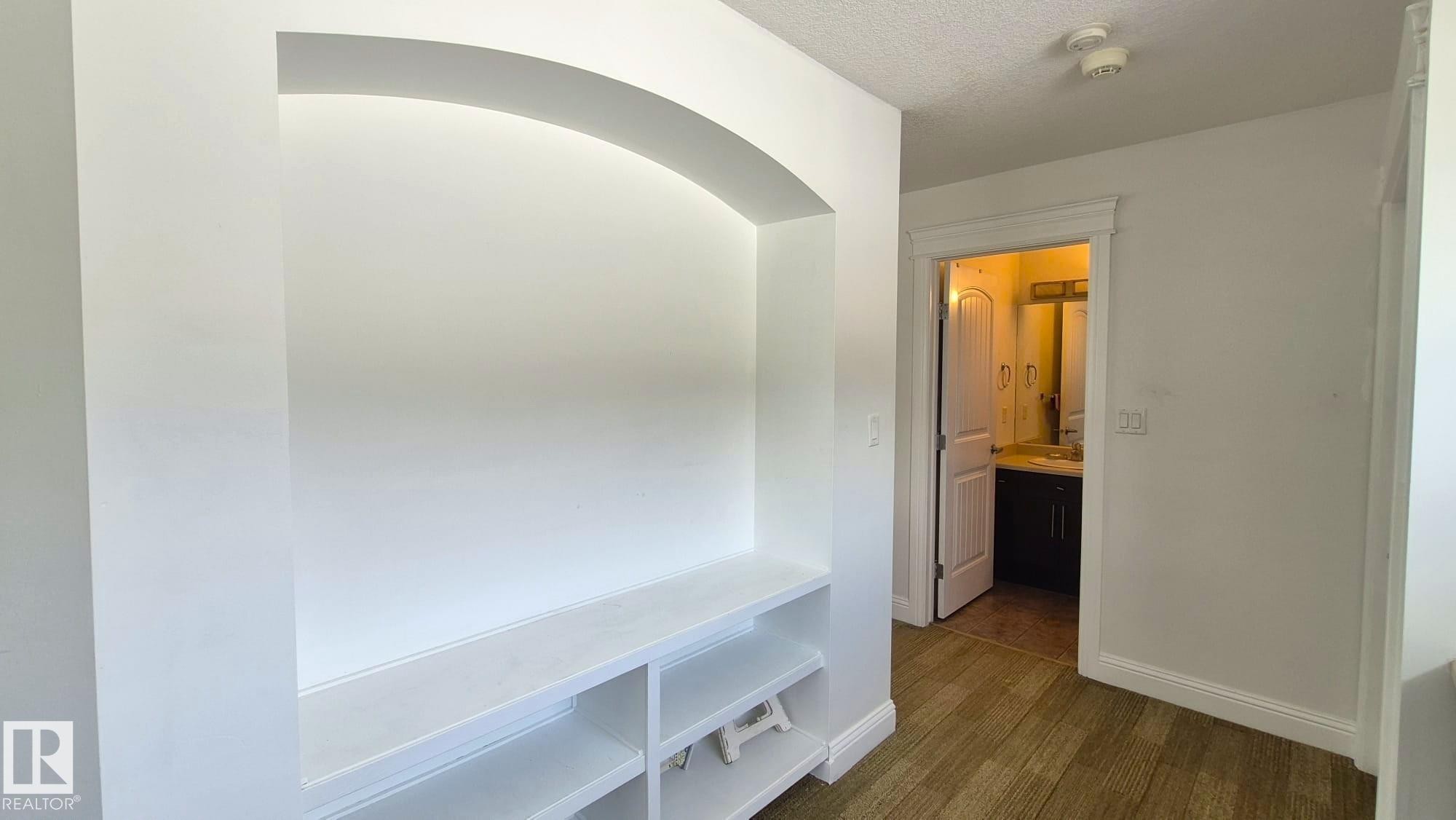 5440 1A Avenue, Edmonton, AB - Indoor Photo Showing Other Room