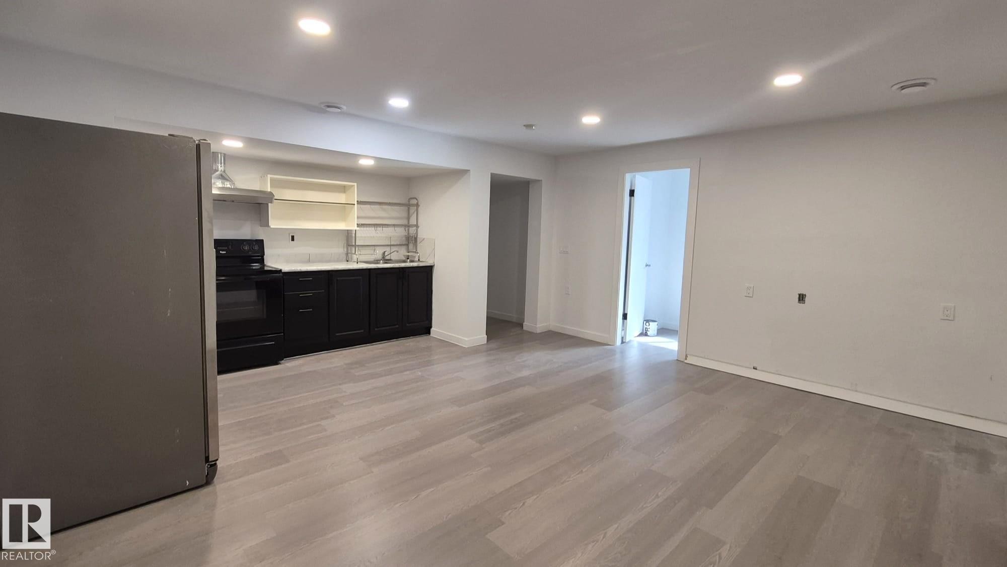 5440 1A Avenue, Edmonton, AB - Indoor