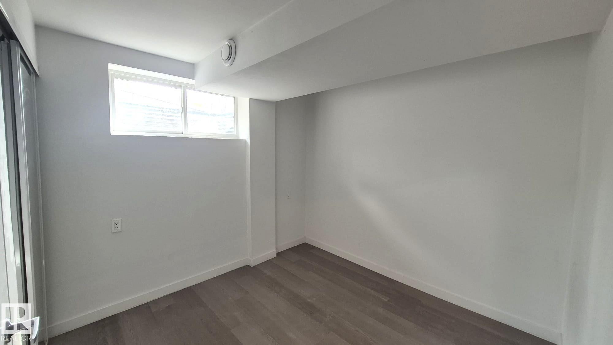 5440 1A Avenue, Edmonton, AB - Indoor Photo Showing Other Room